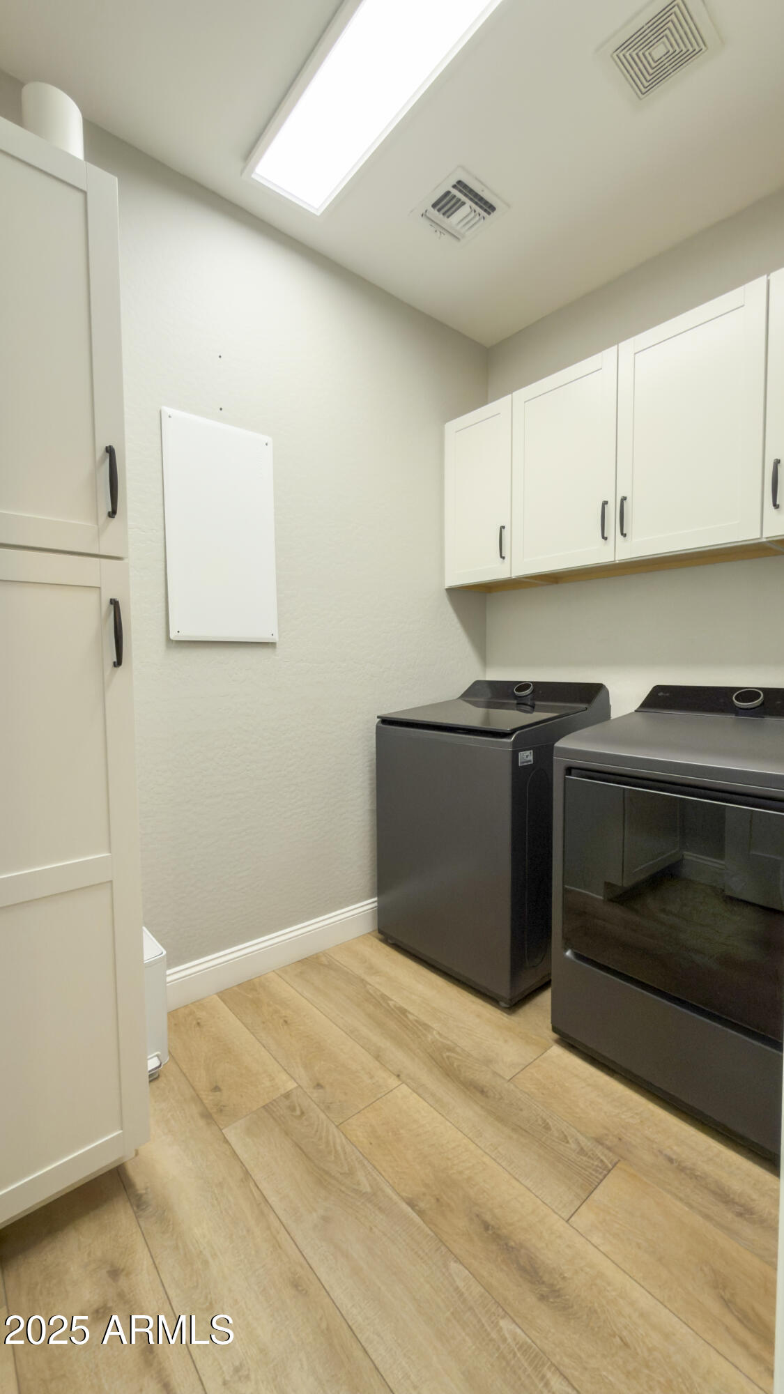 2212 W APACHE RAIN Road