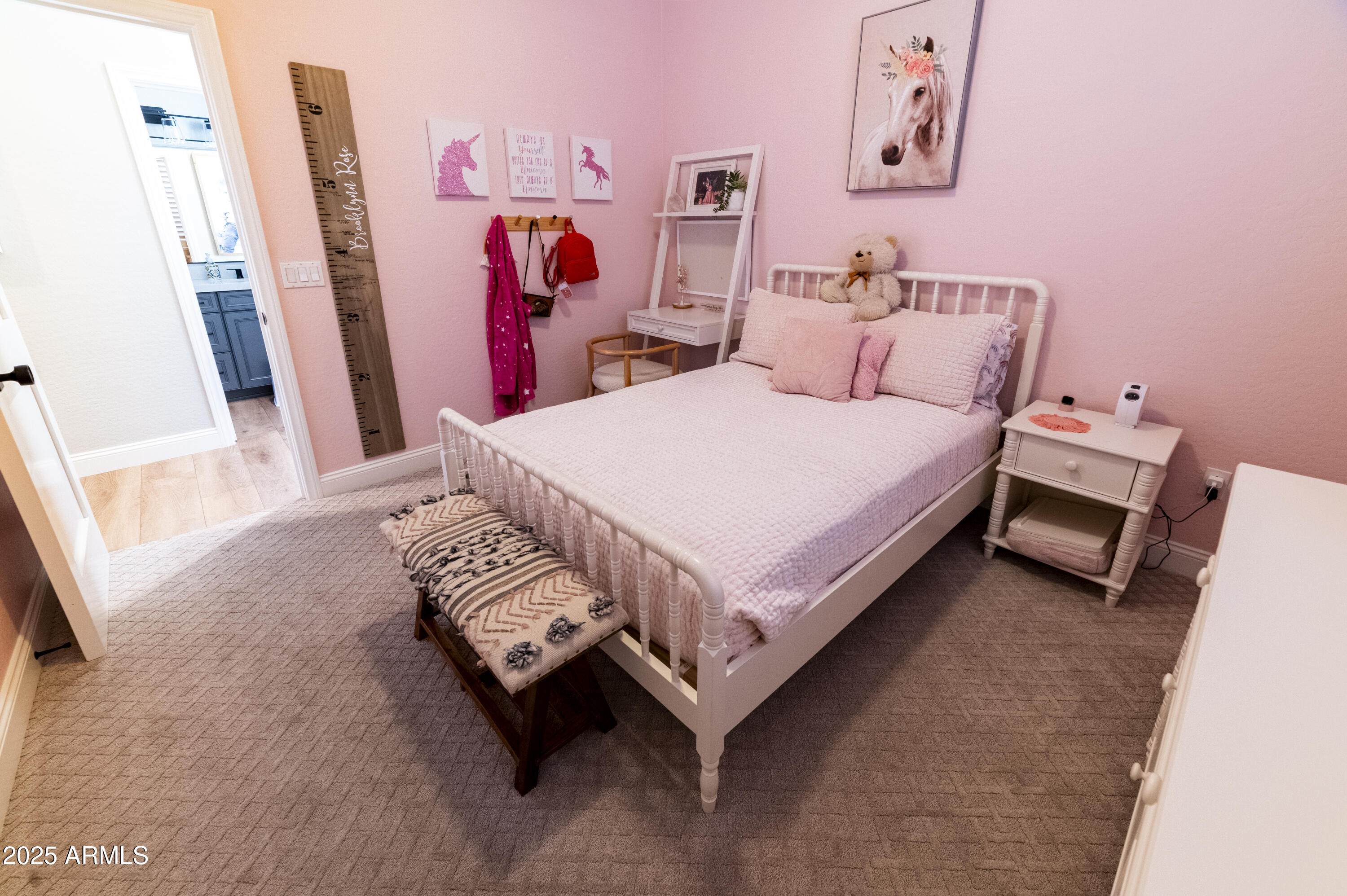 2212 W APACHE RAIN Road