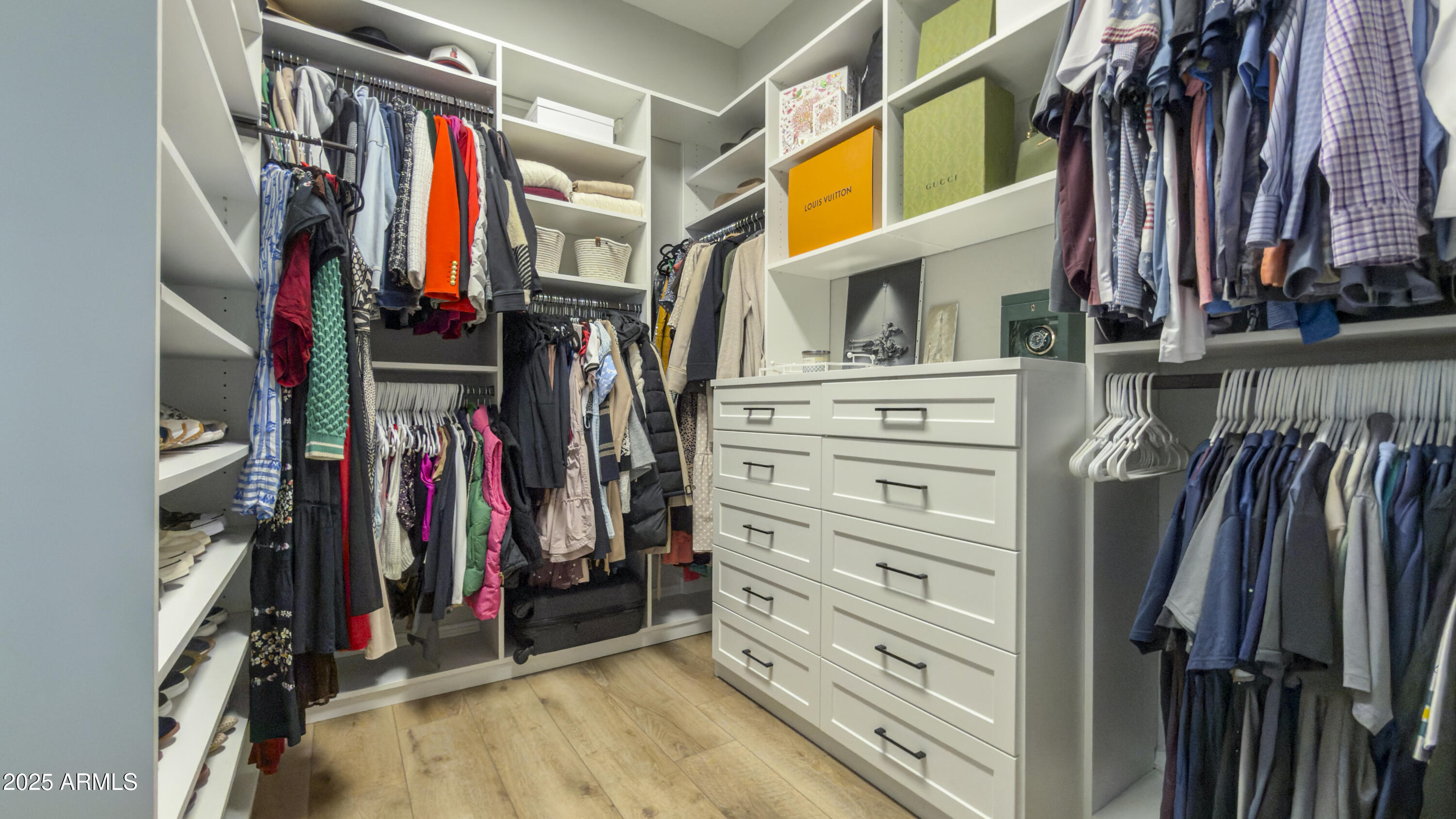 2212 W APACHE RAIN Road