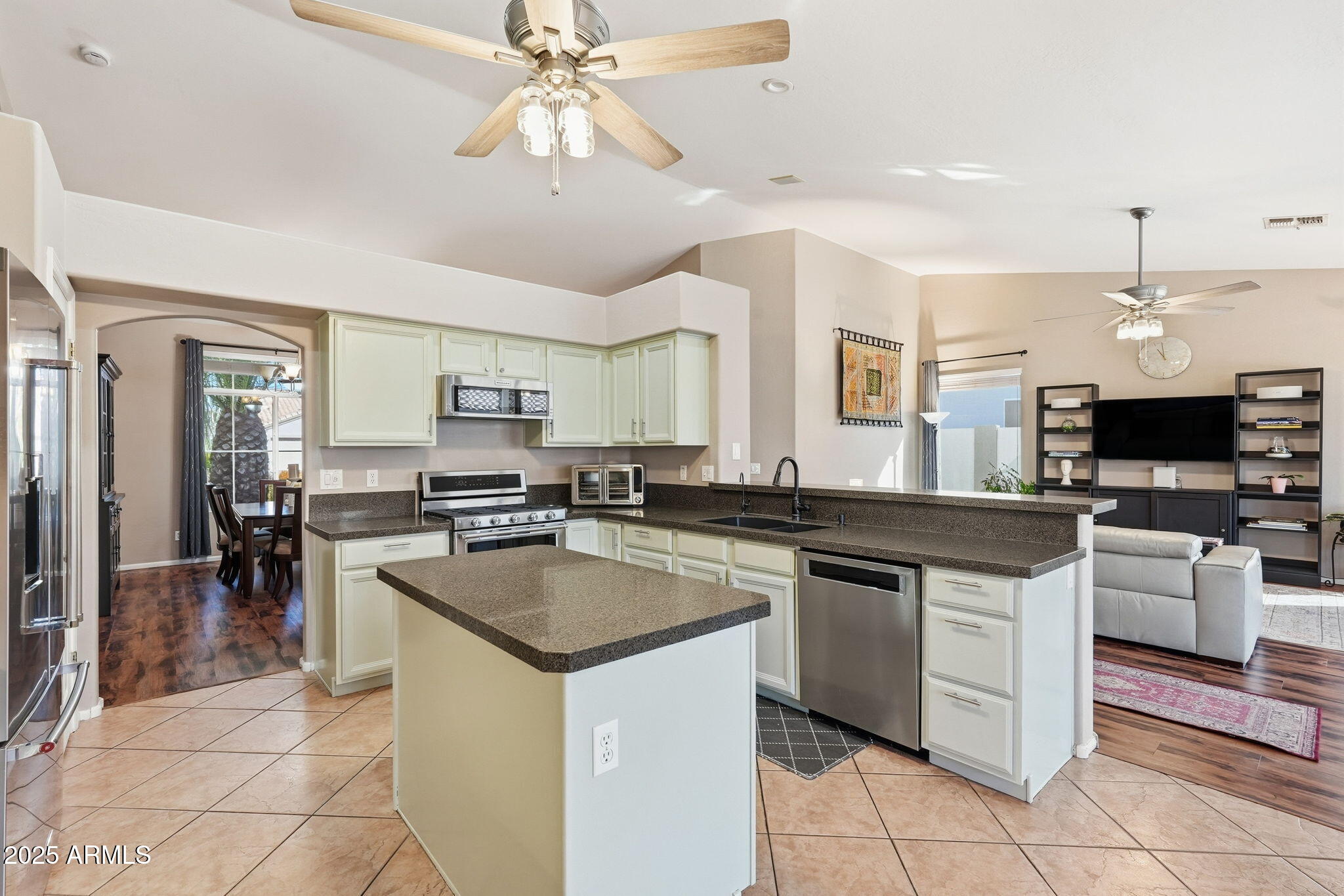 7137 E LAGUNA AZUL Avenue