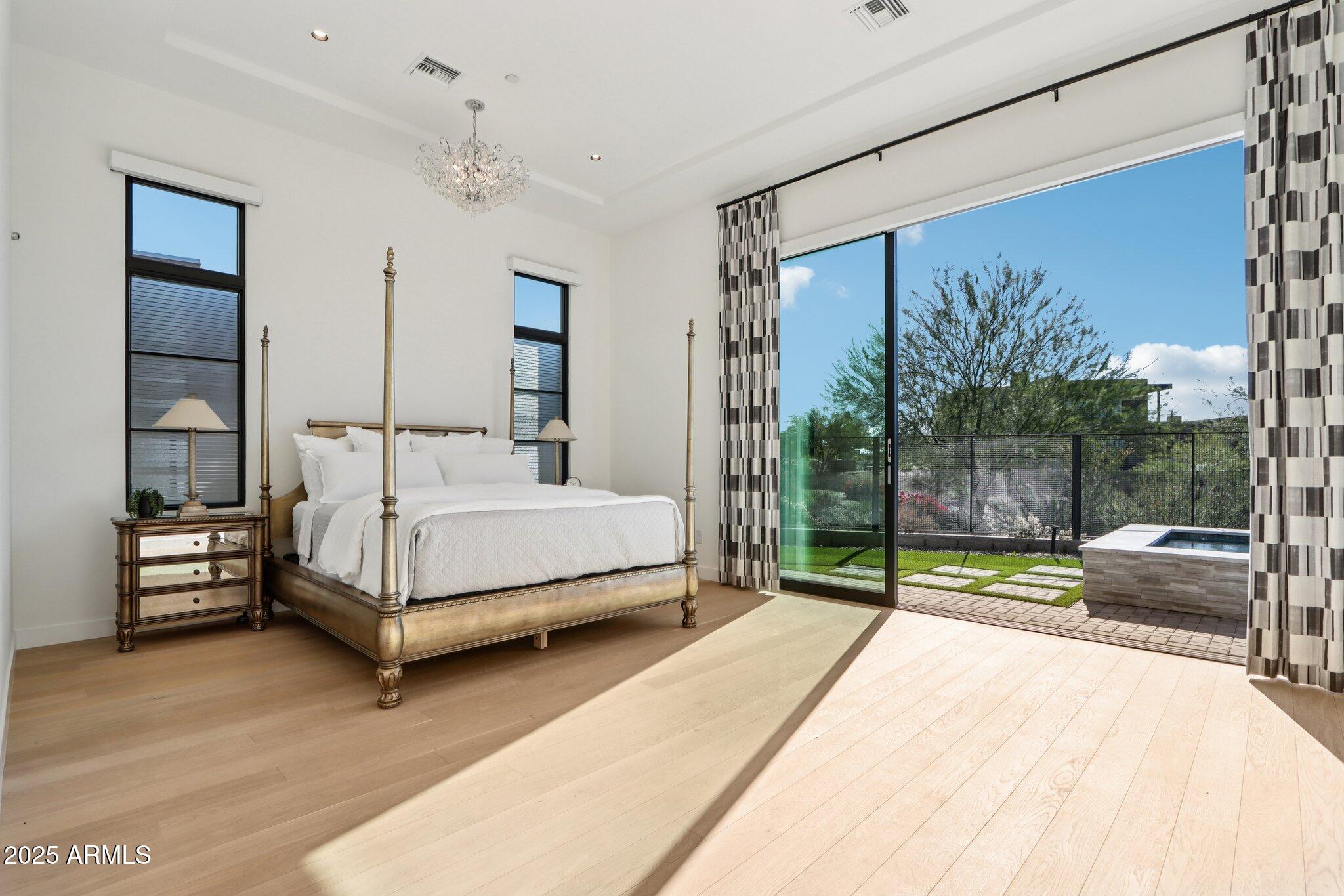 37200 N CAVE CREEK Road 1037