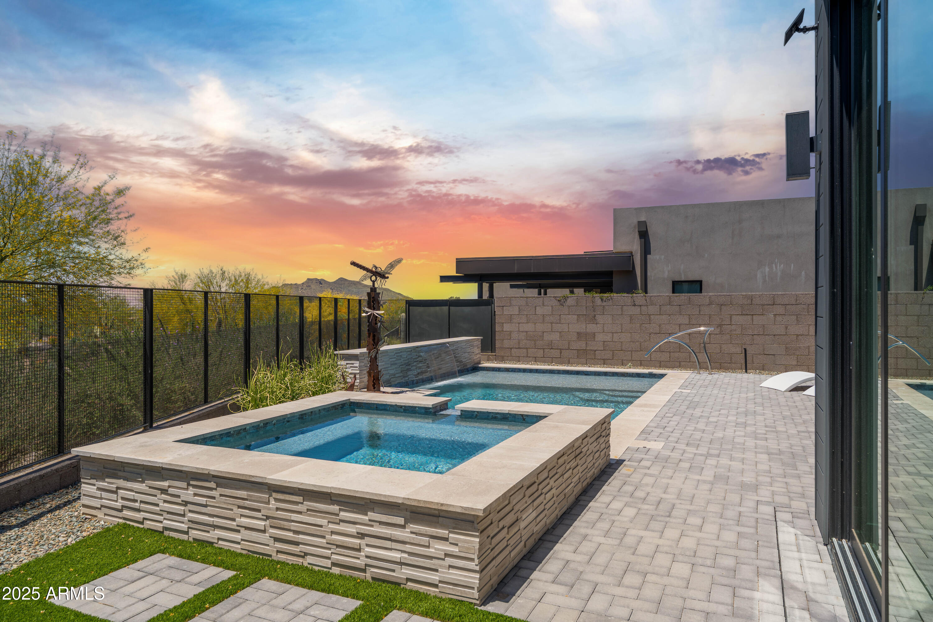 37200 N CAVE CREEK Road 1037