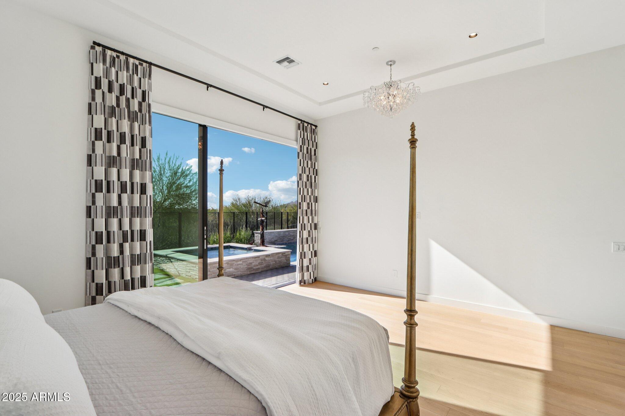 37200 N CAVE CREEK Road 1037