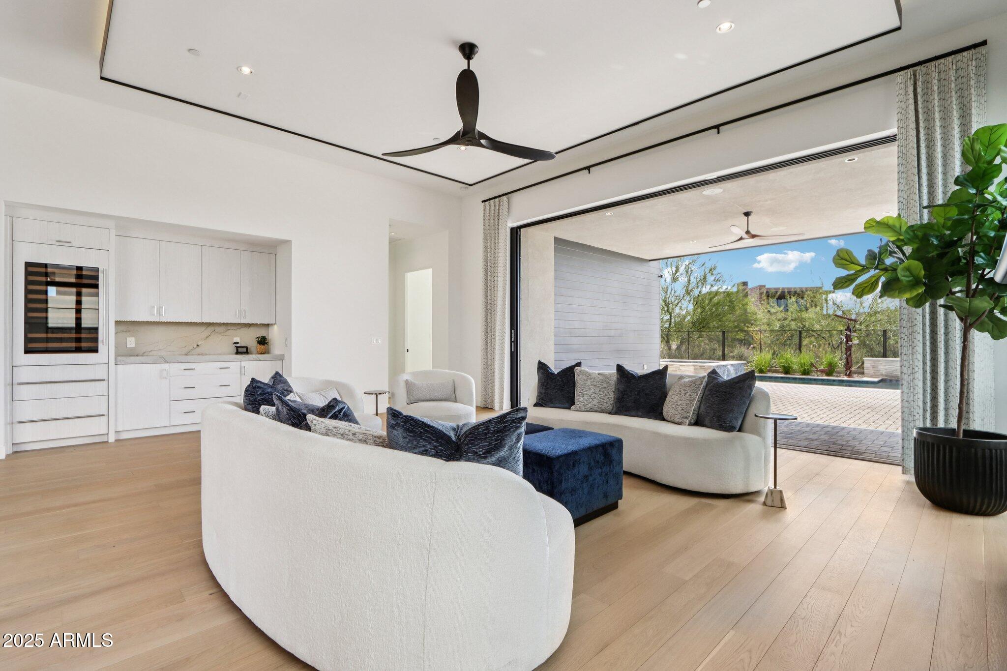 37200 N CAVE CREEK Road 1037