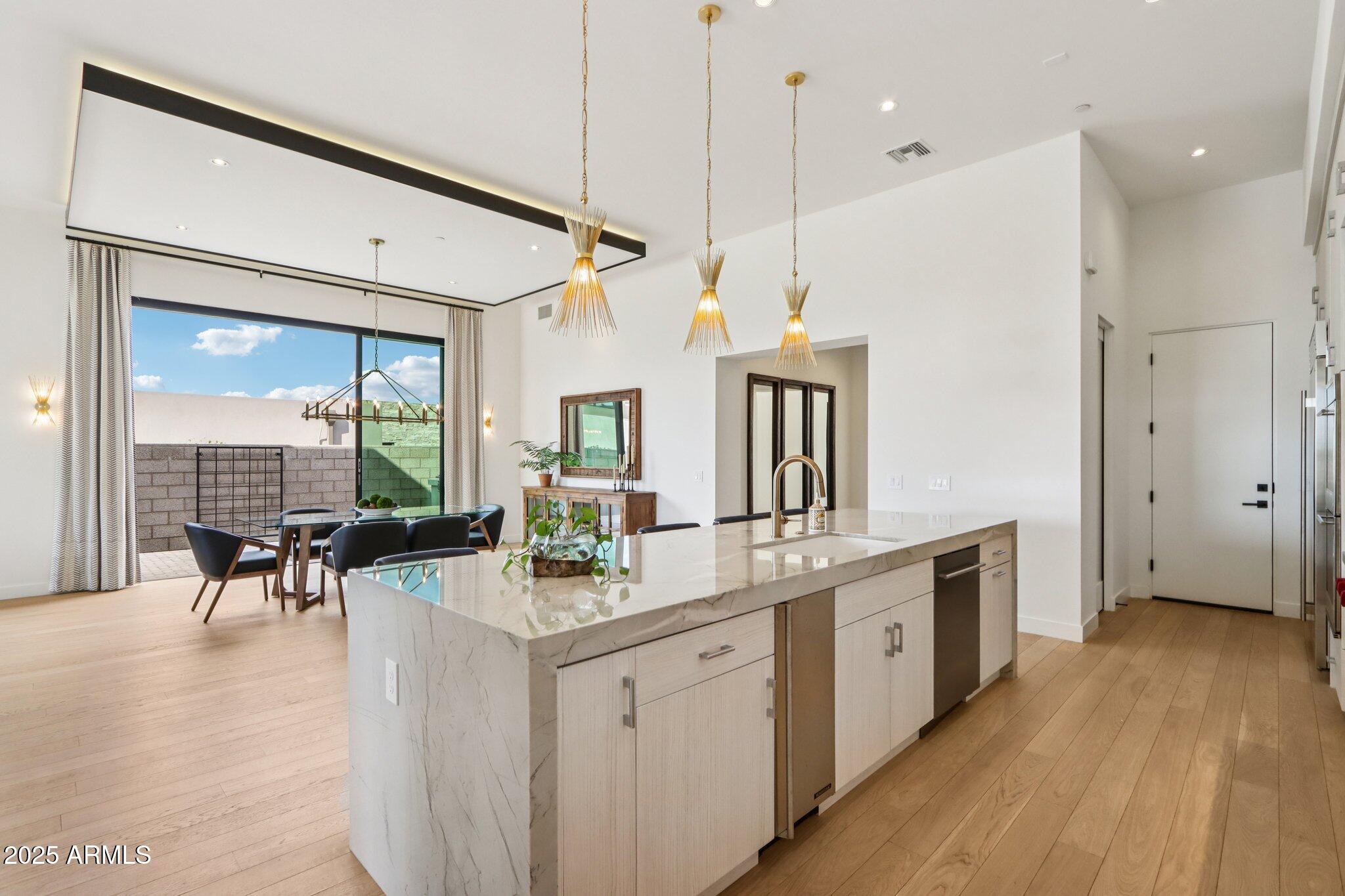 37200 N CAVE CREEK Road 1037