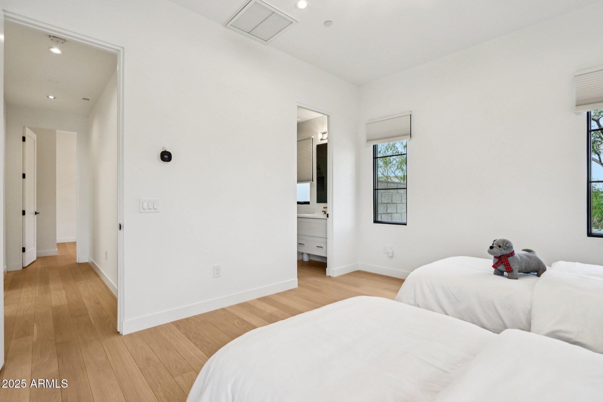 37200 N CAVE CREEK Road 1037