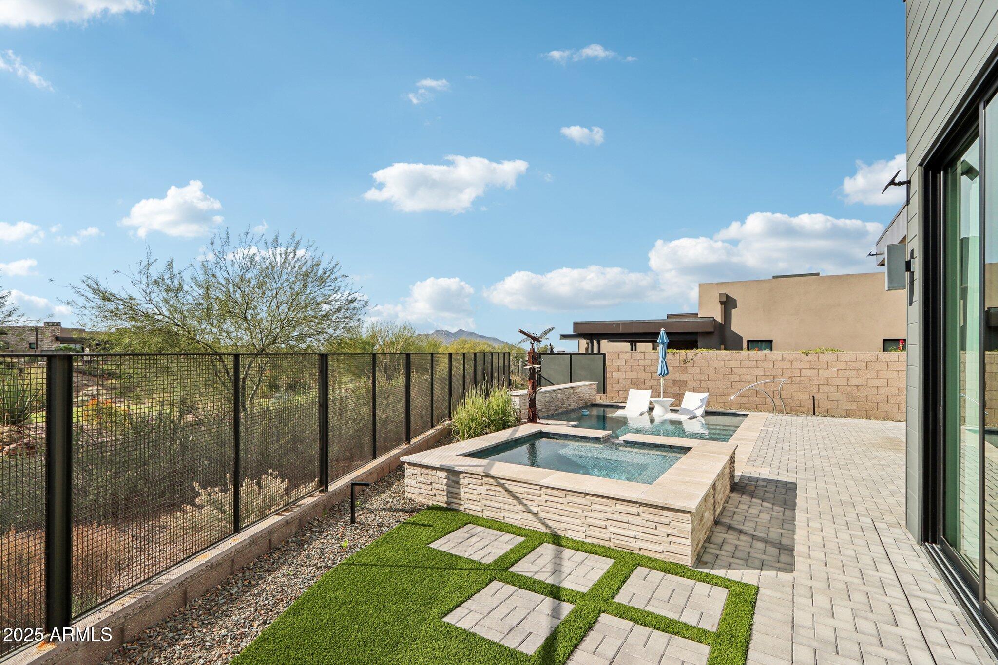 37200 N CAVE CREEK Road 1037