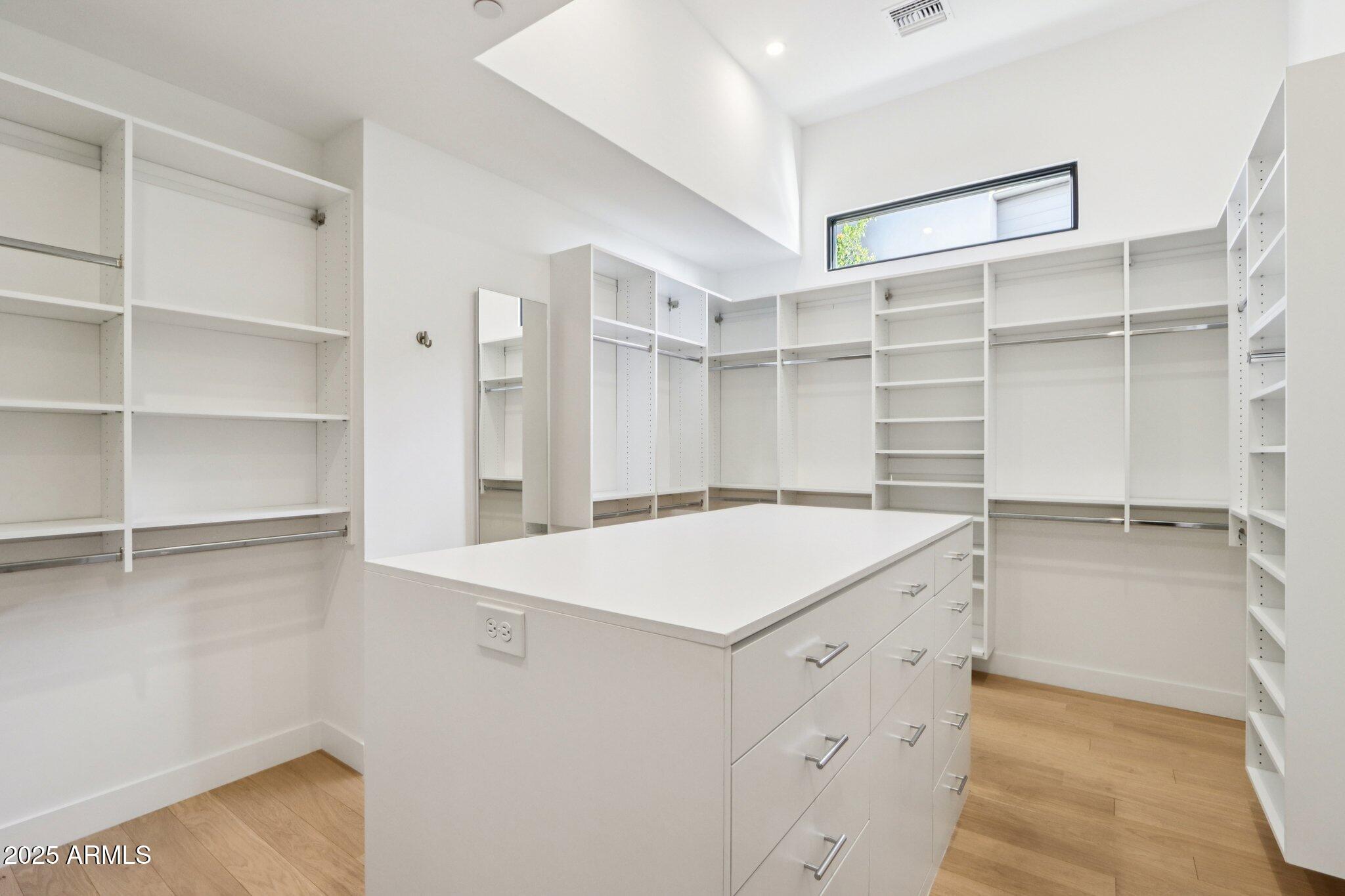 37200 N CAVE CREEK Road 1037