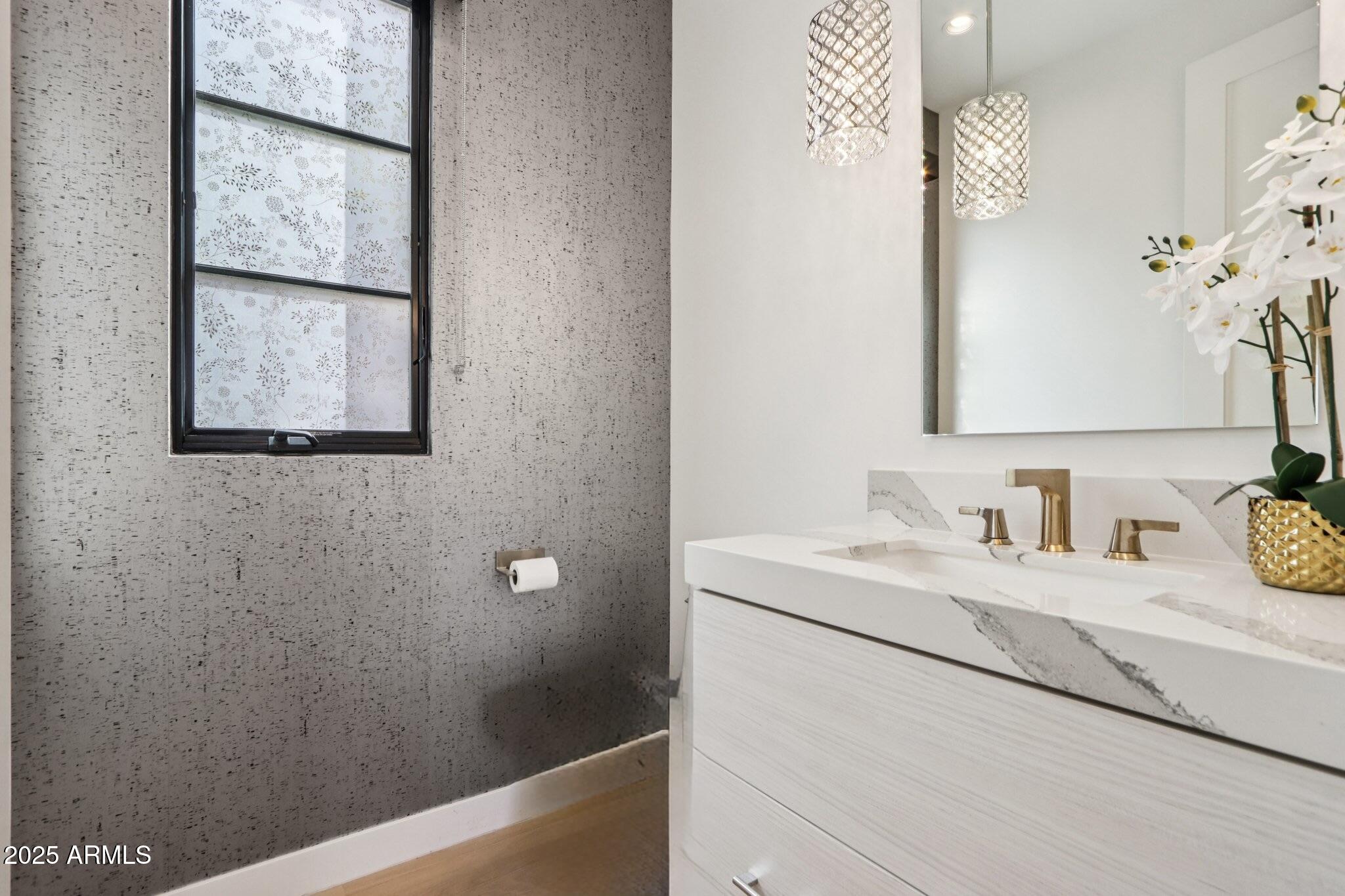 37200 N CAVE CREEK Road 1037