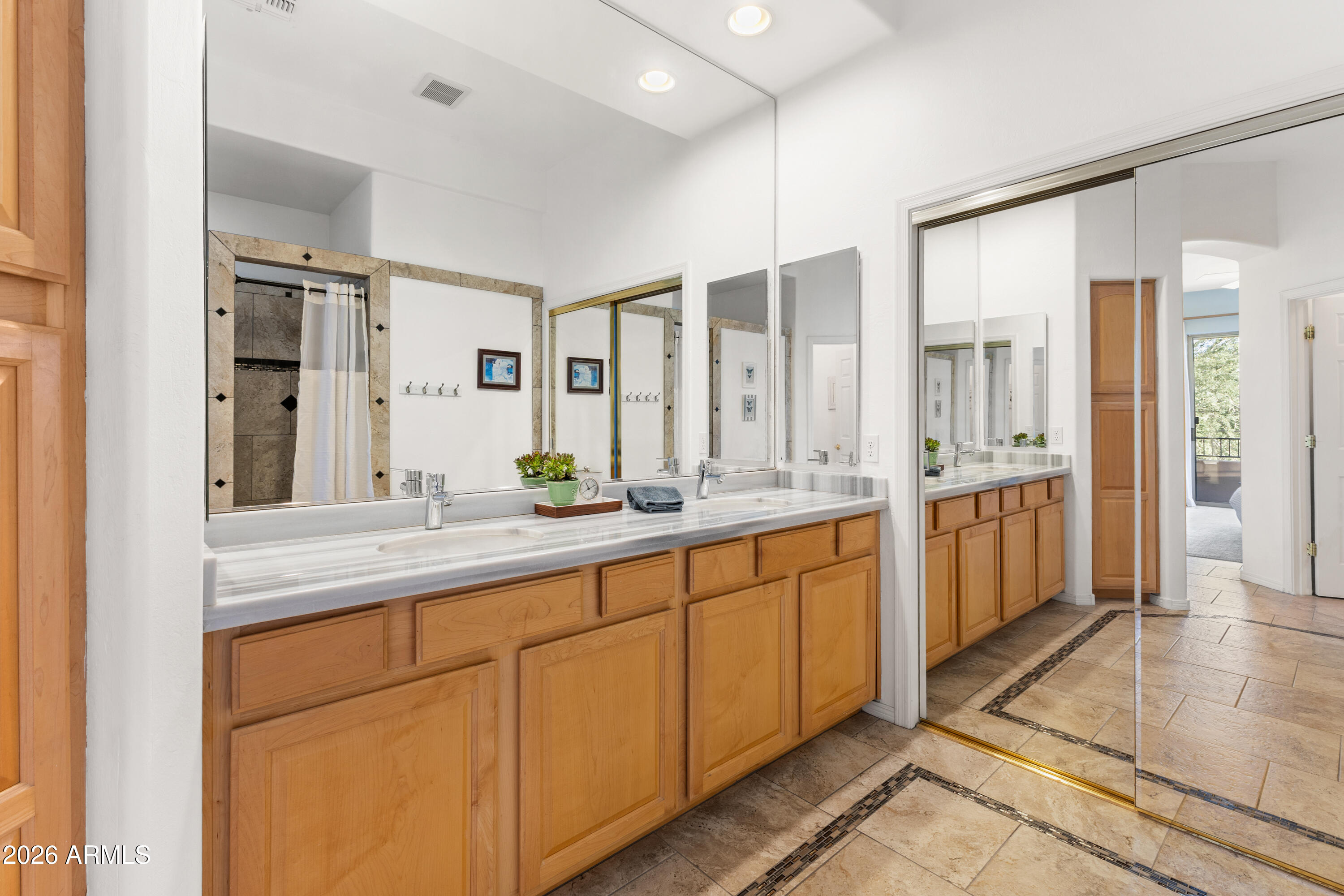 15240 N CLUBGATE Drive 141