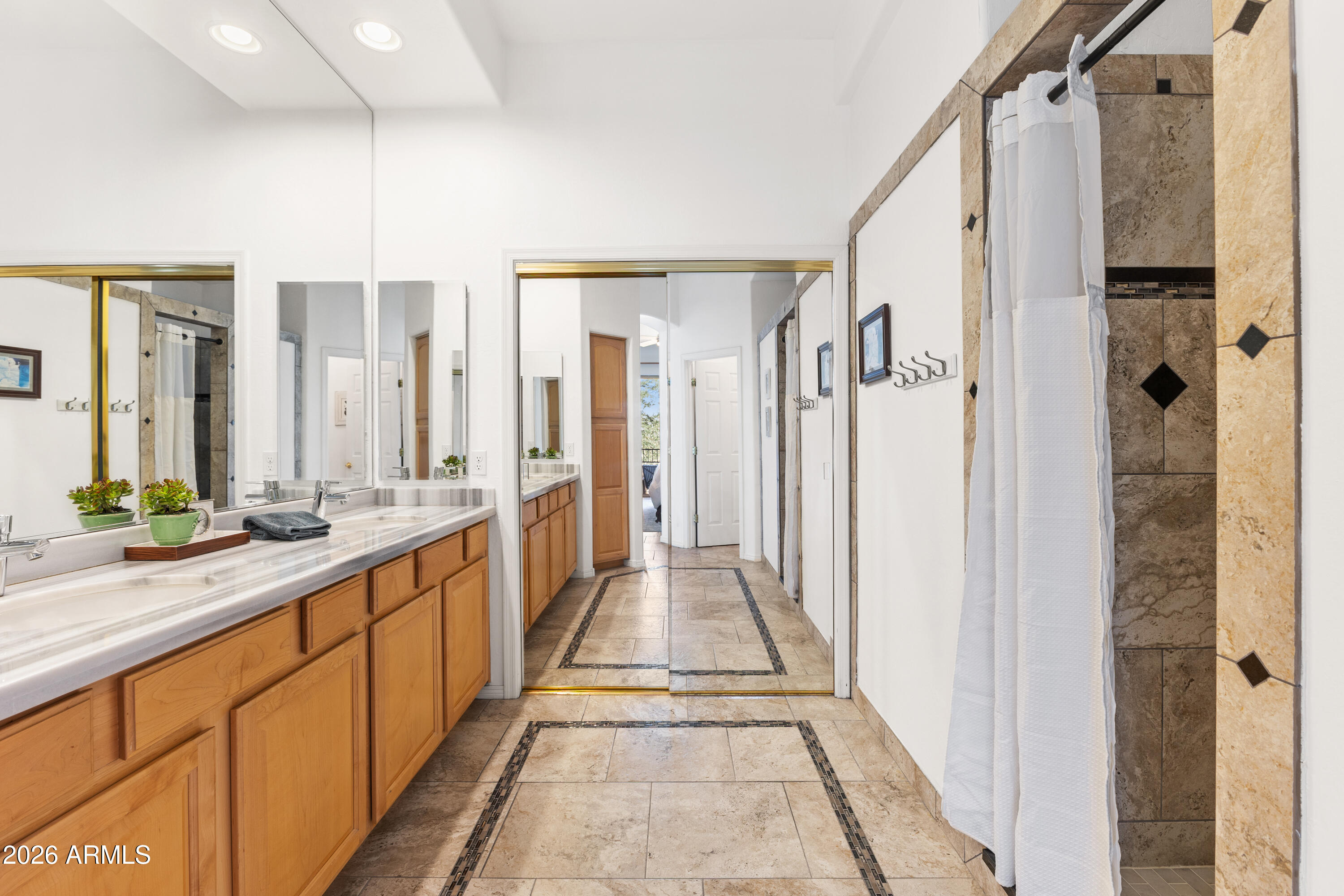 15240 N CLUBGATE Drive 141