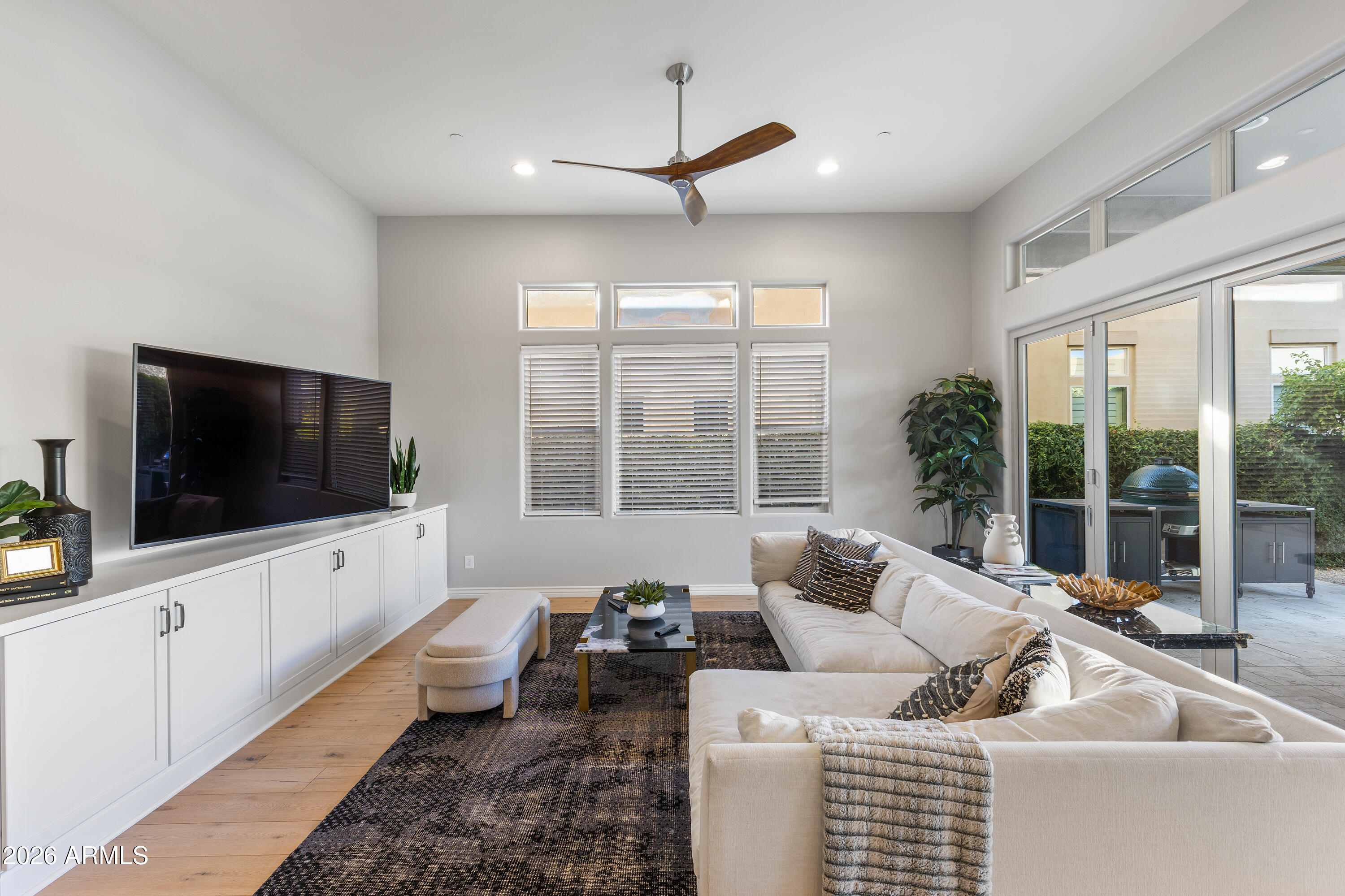 7238 E THORNTREE Drive