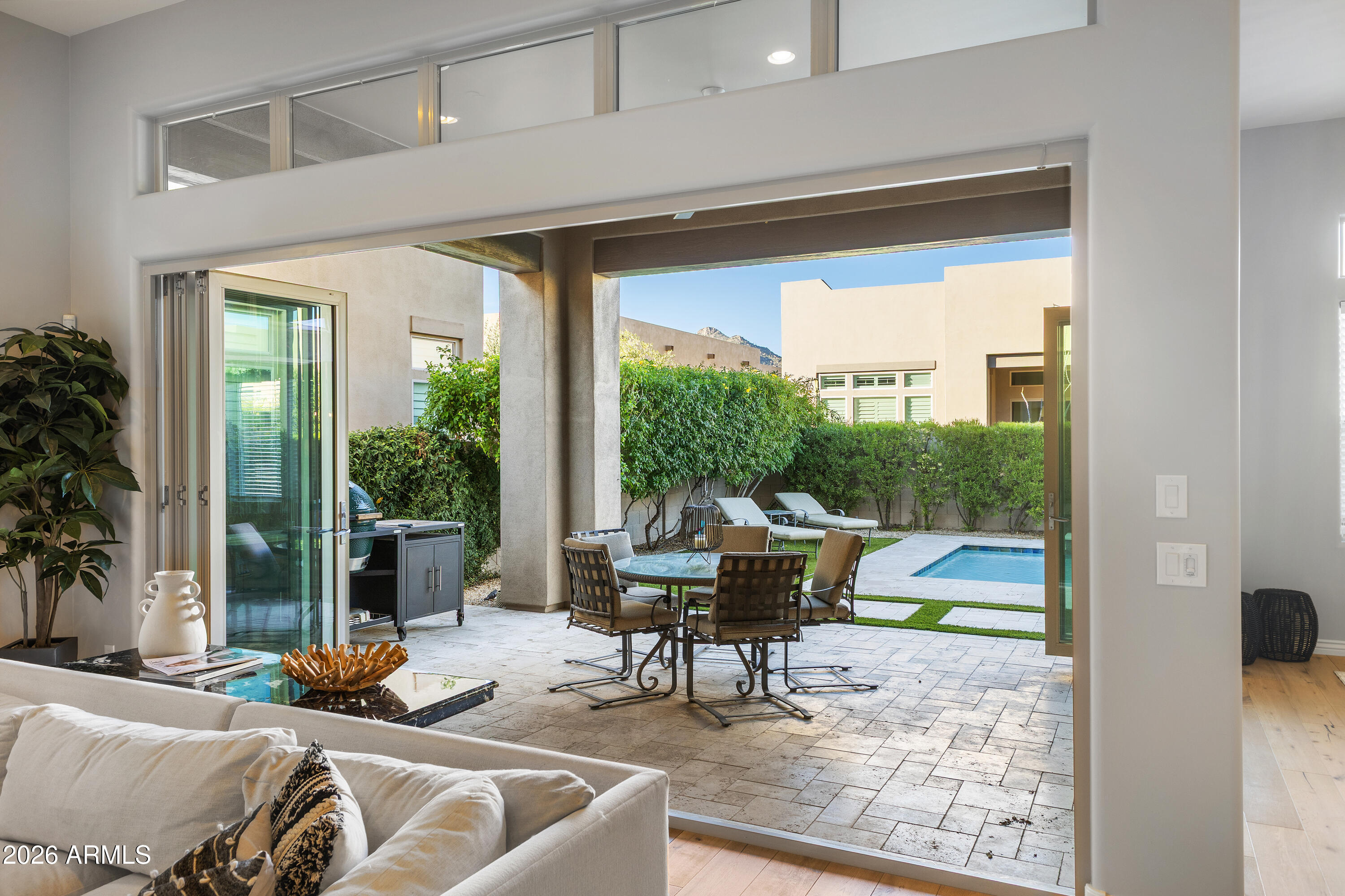 7238 E THORNTREE Drive