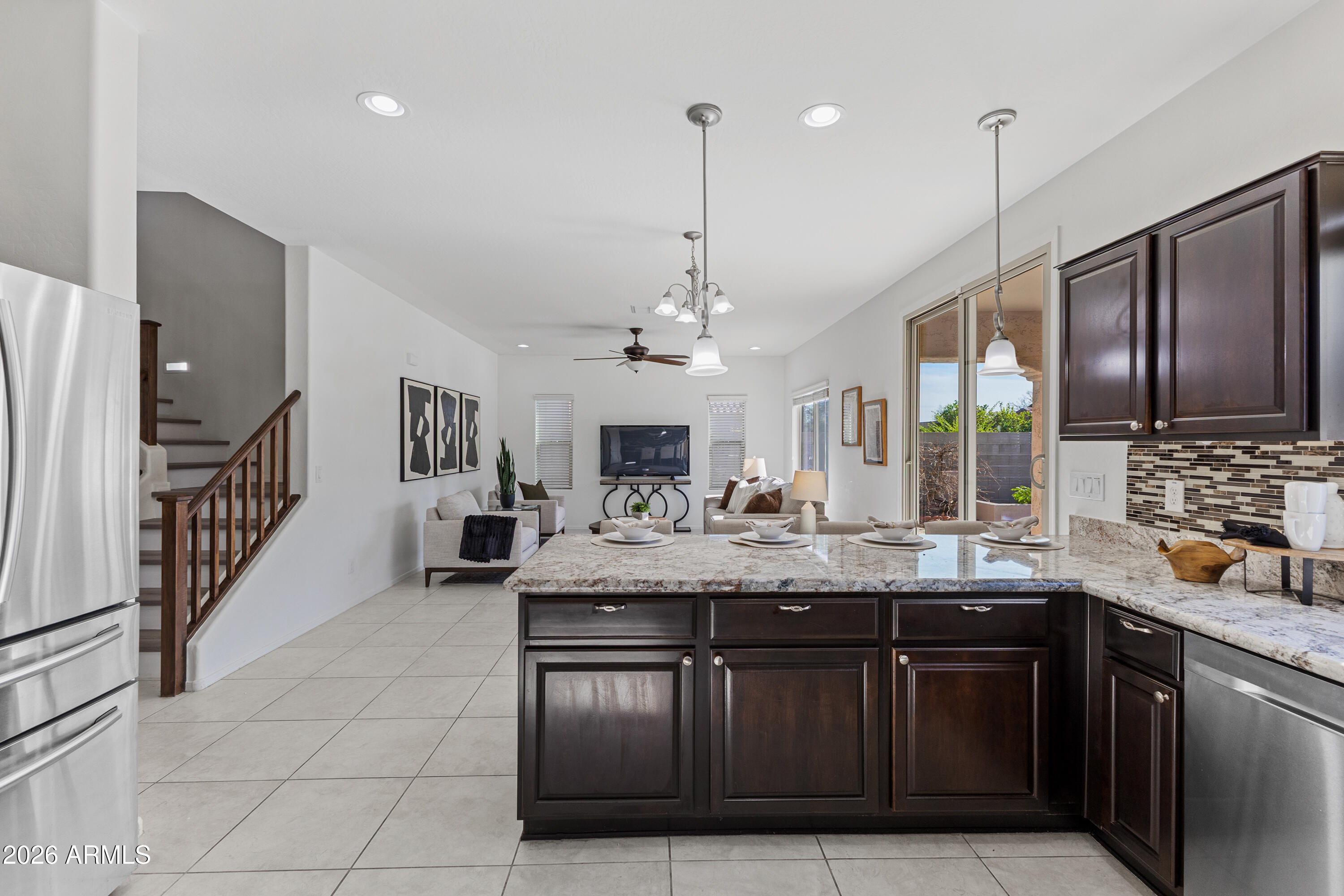 1819 W BONANZA Drive