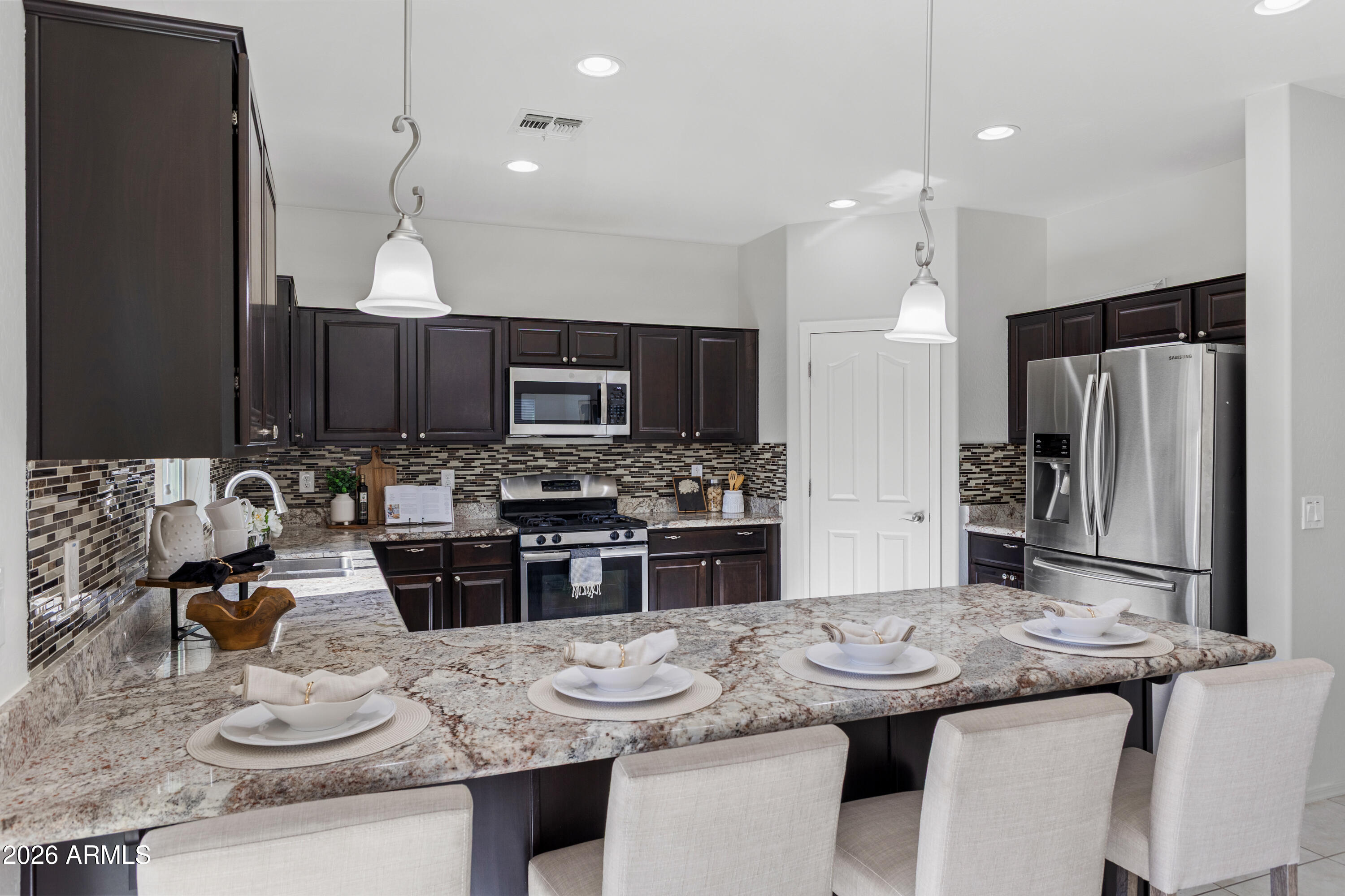 1819 W BONANZA Drive