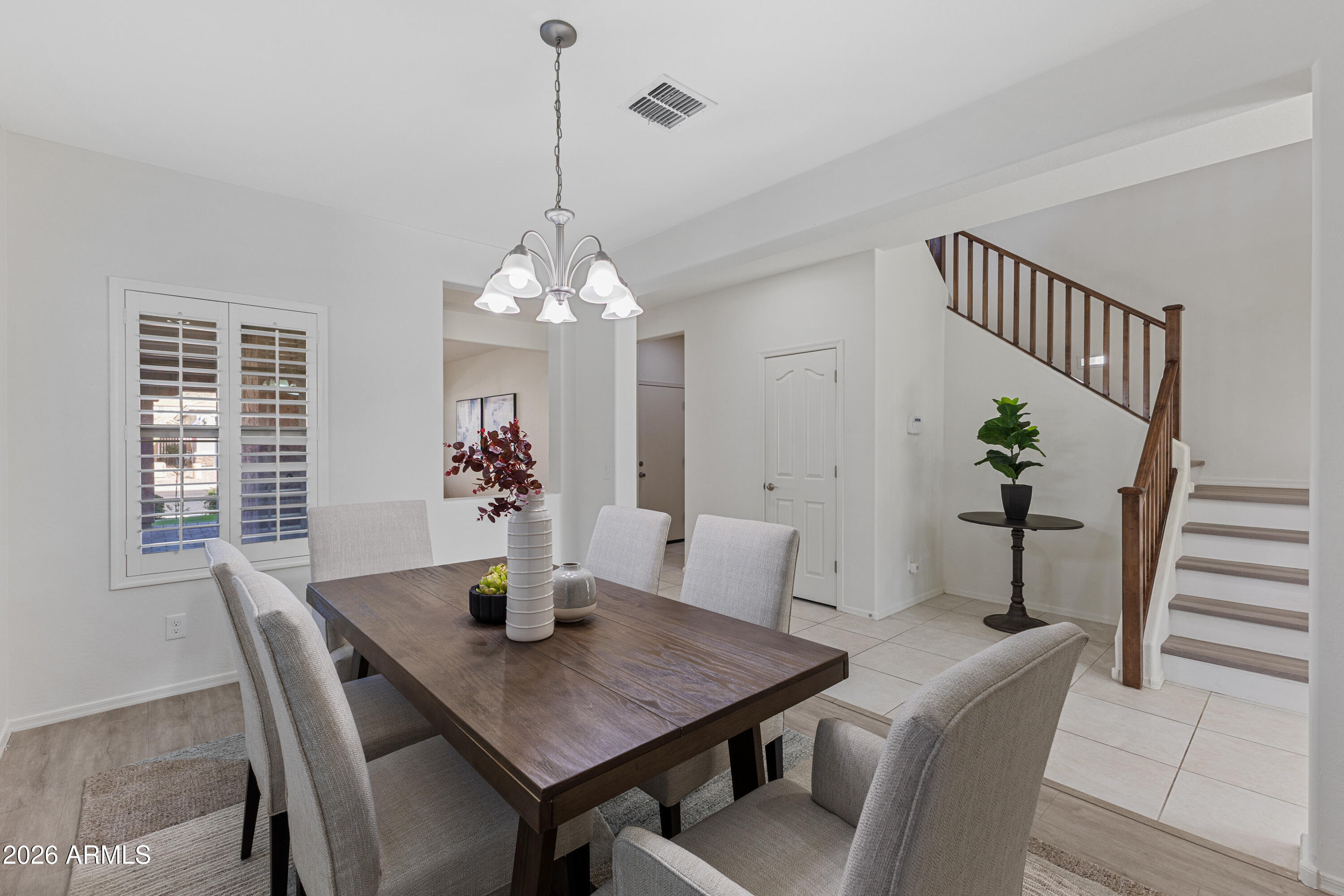 1819 W BONANZA Drive