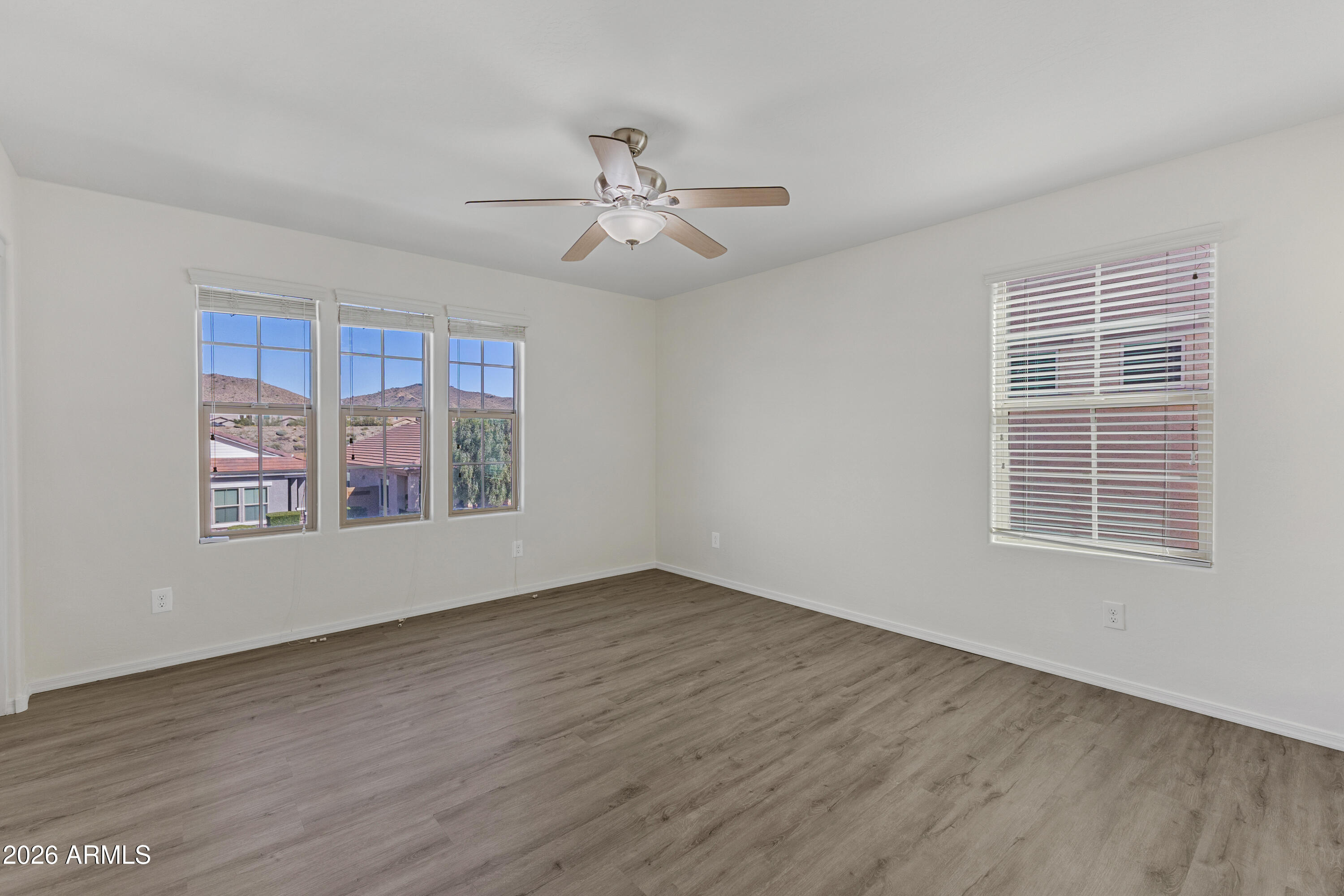 1819 W BONANZA Drive