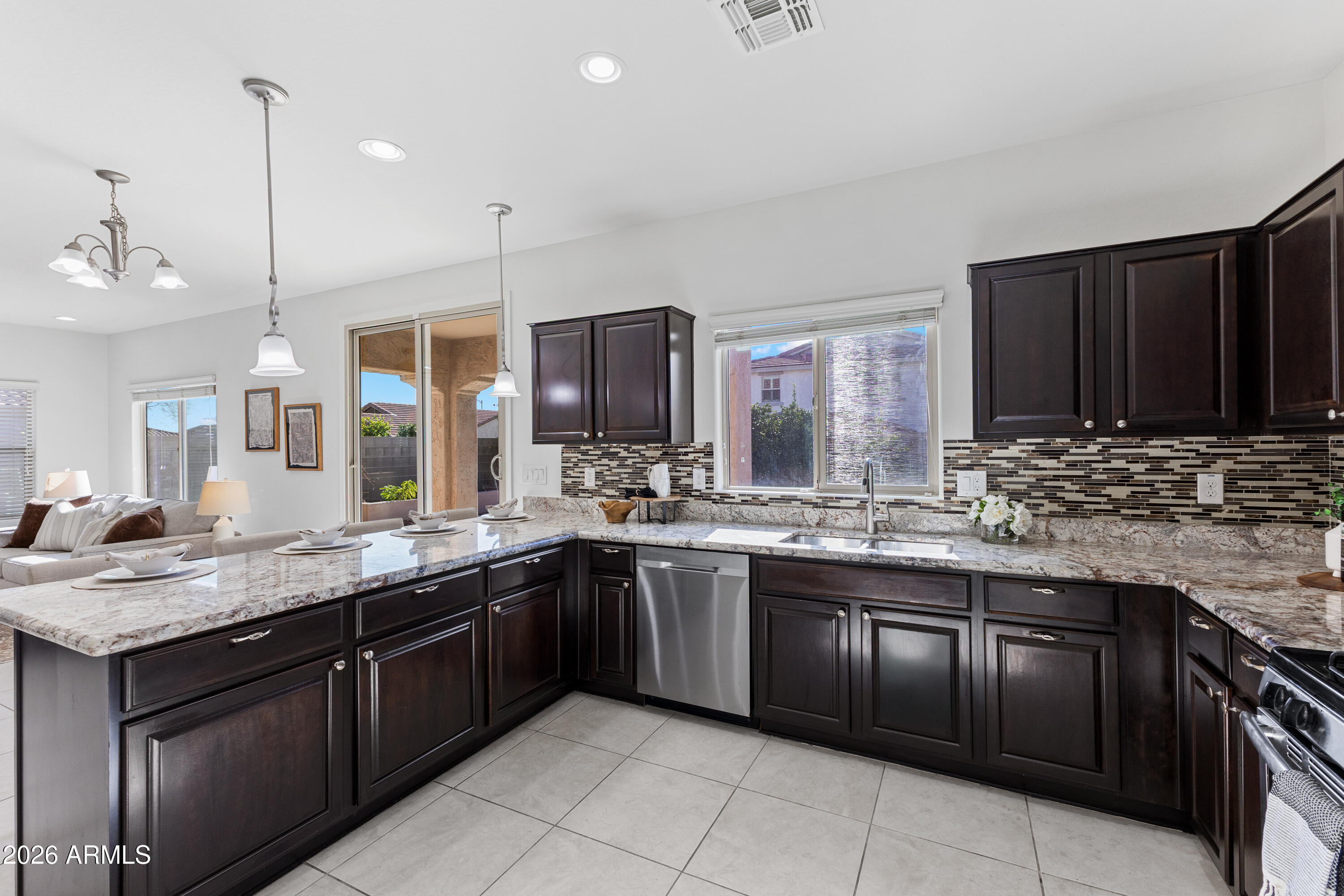 1819 W BONANZA Drive