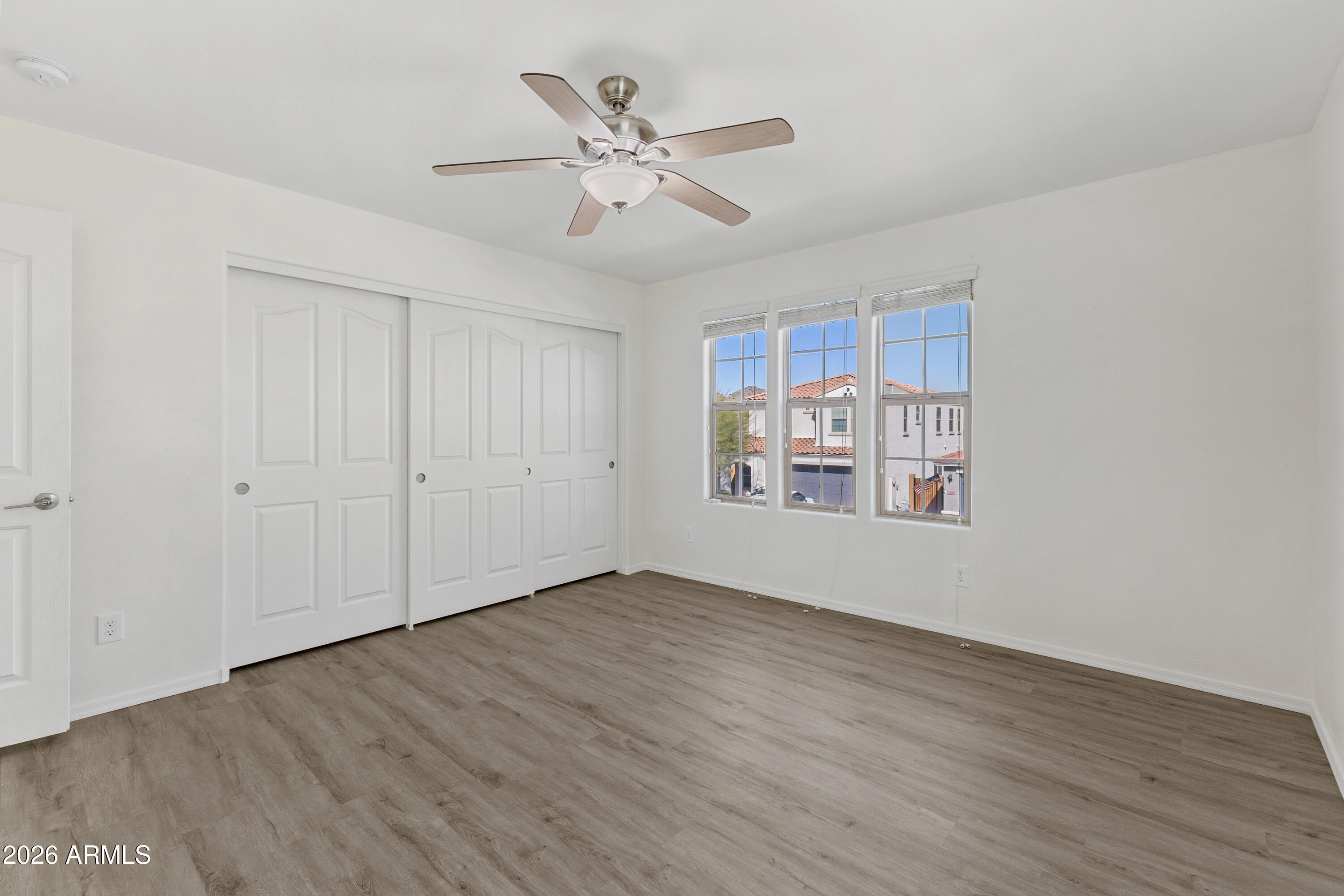 1819 W BONANZA Drive