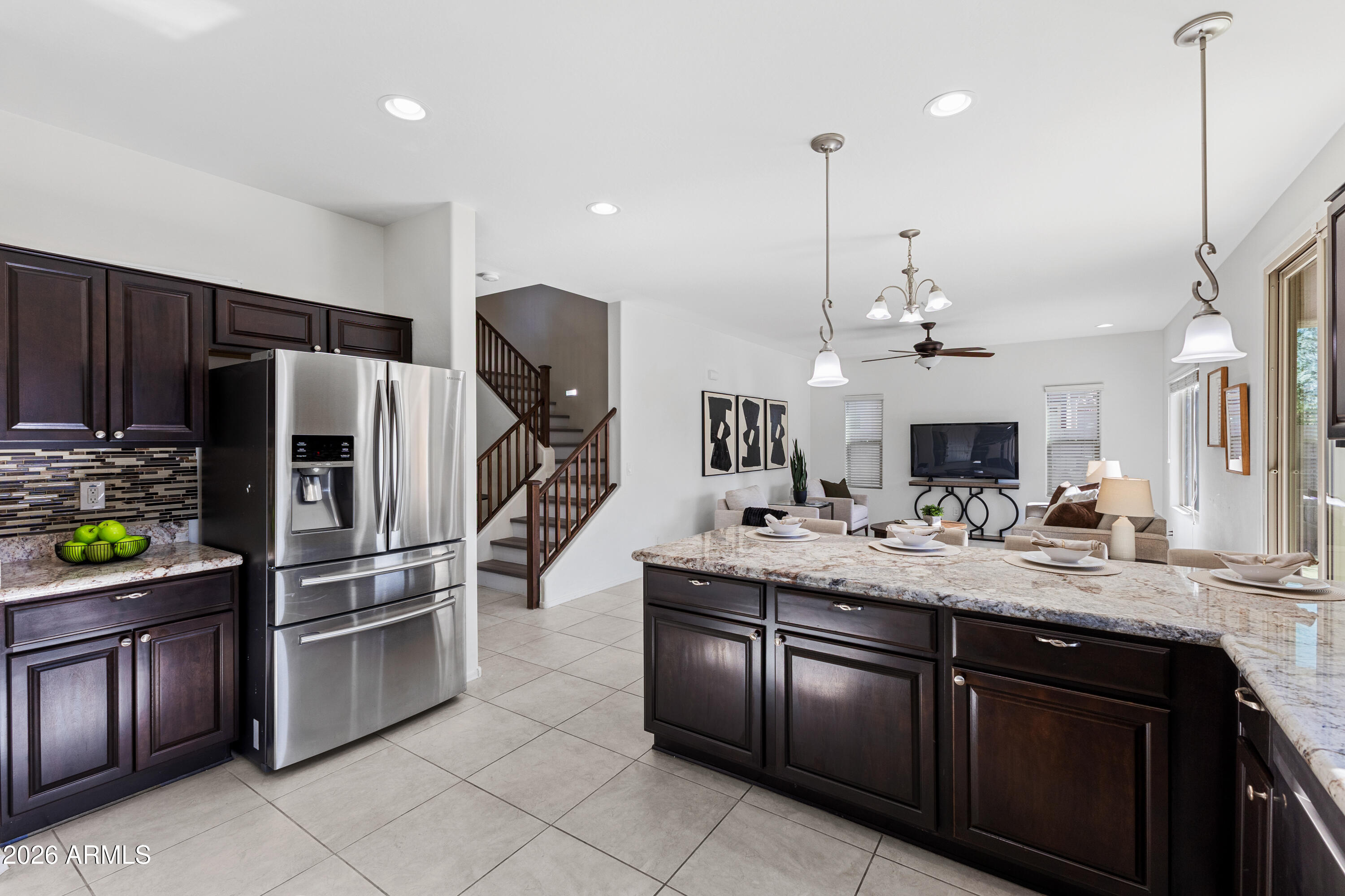 1819 W BONANZA Drive