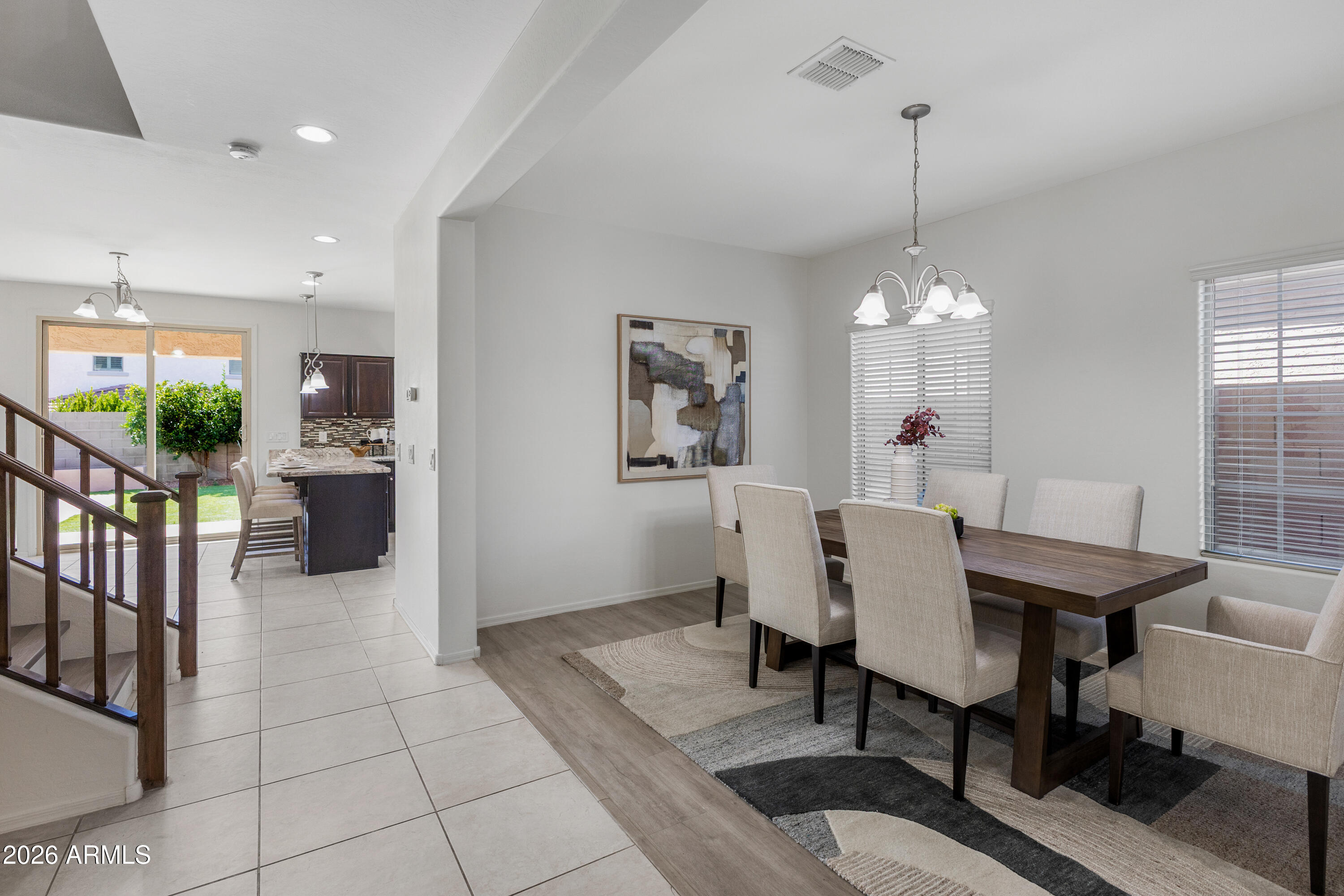 1819 W BONANZA Drive