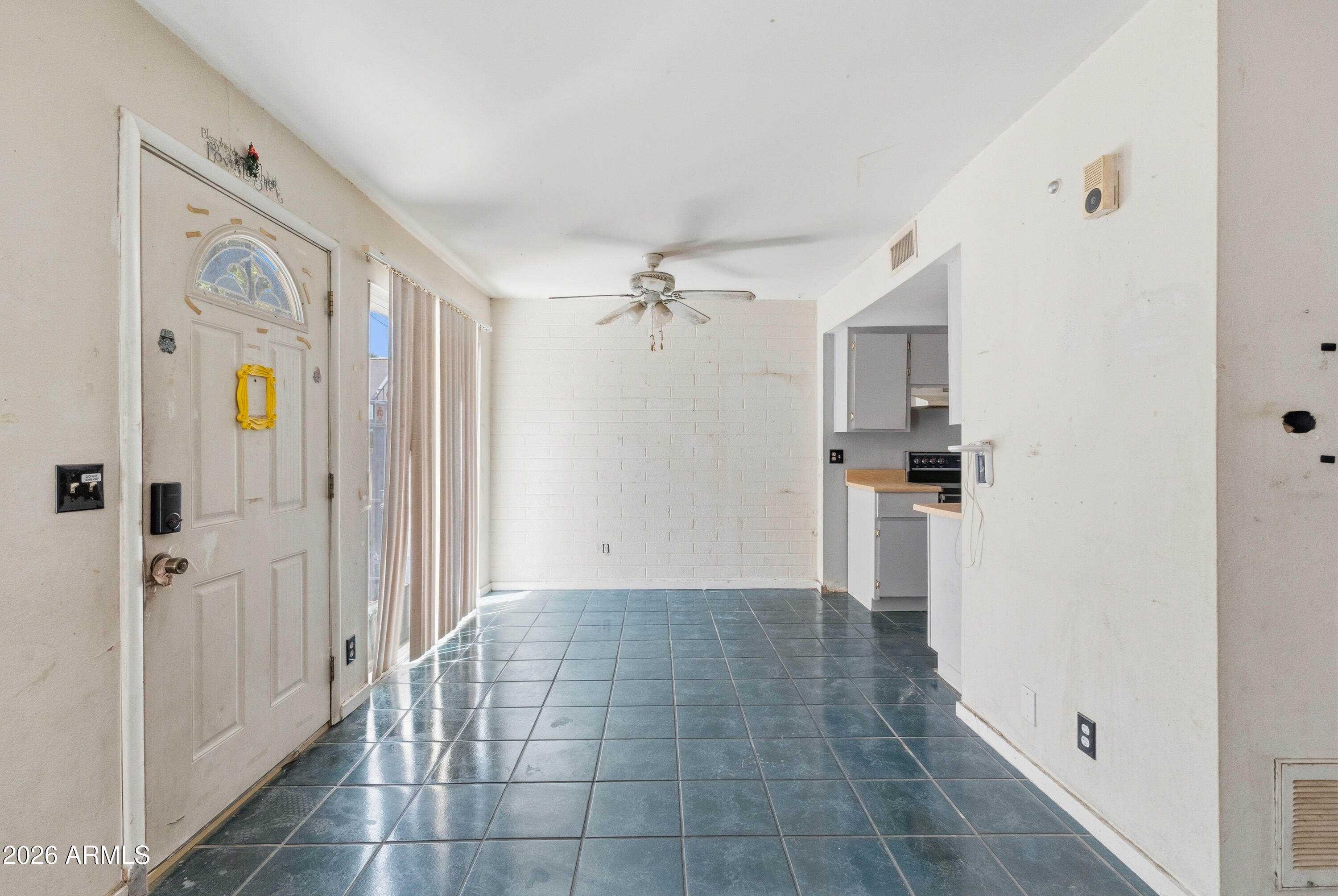 1047 N 84TH Place