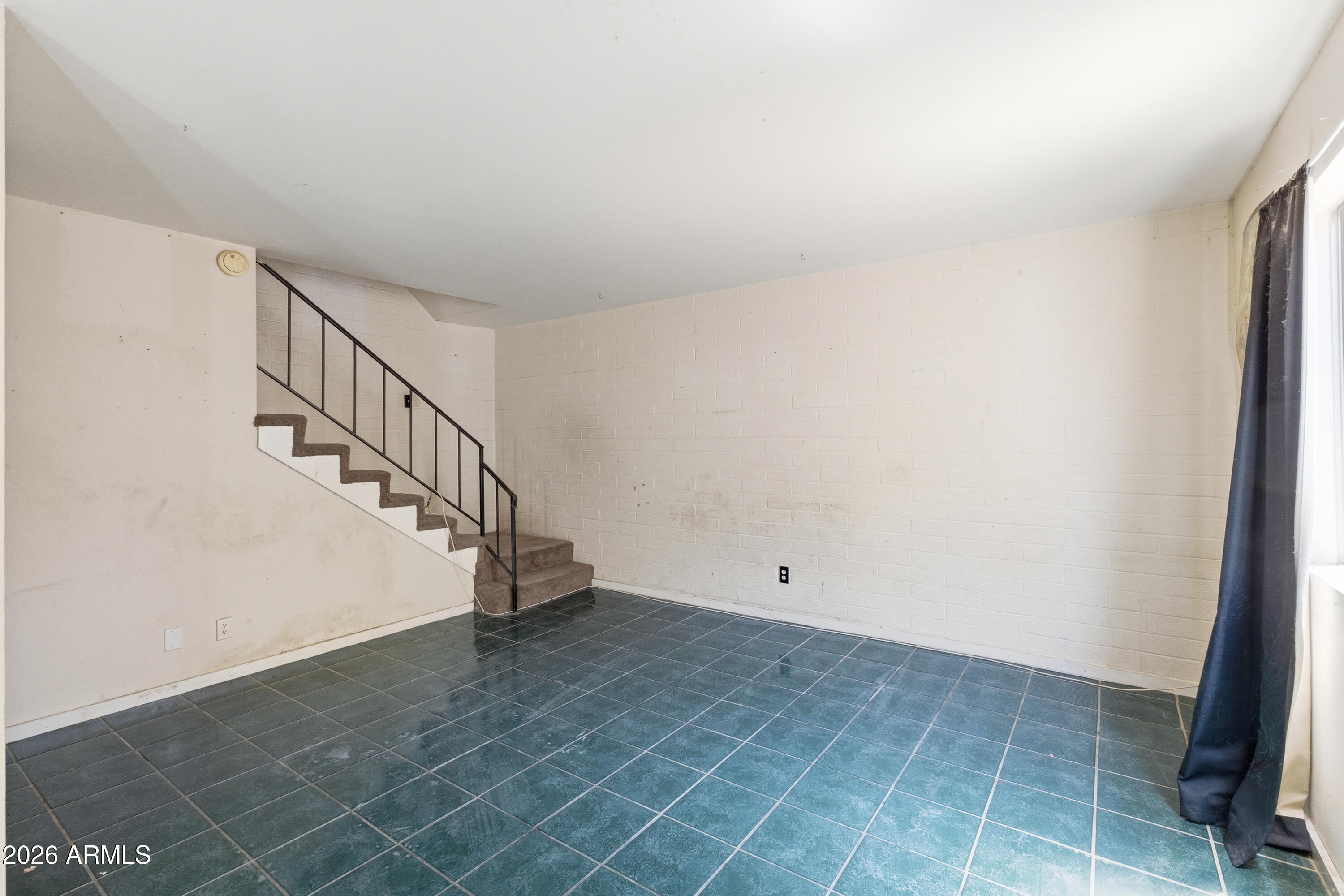 1047 N 84TH Place