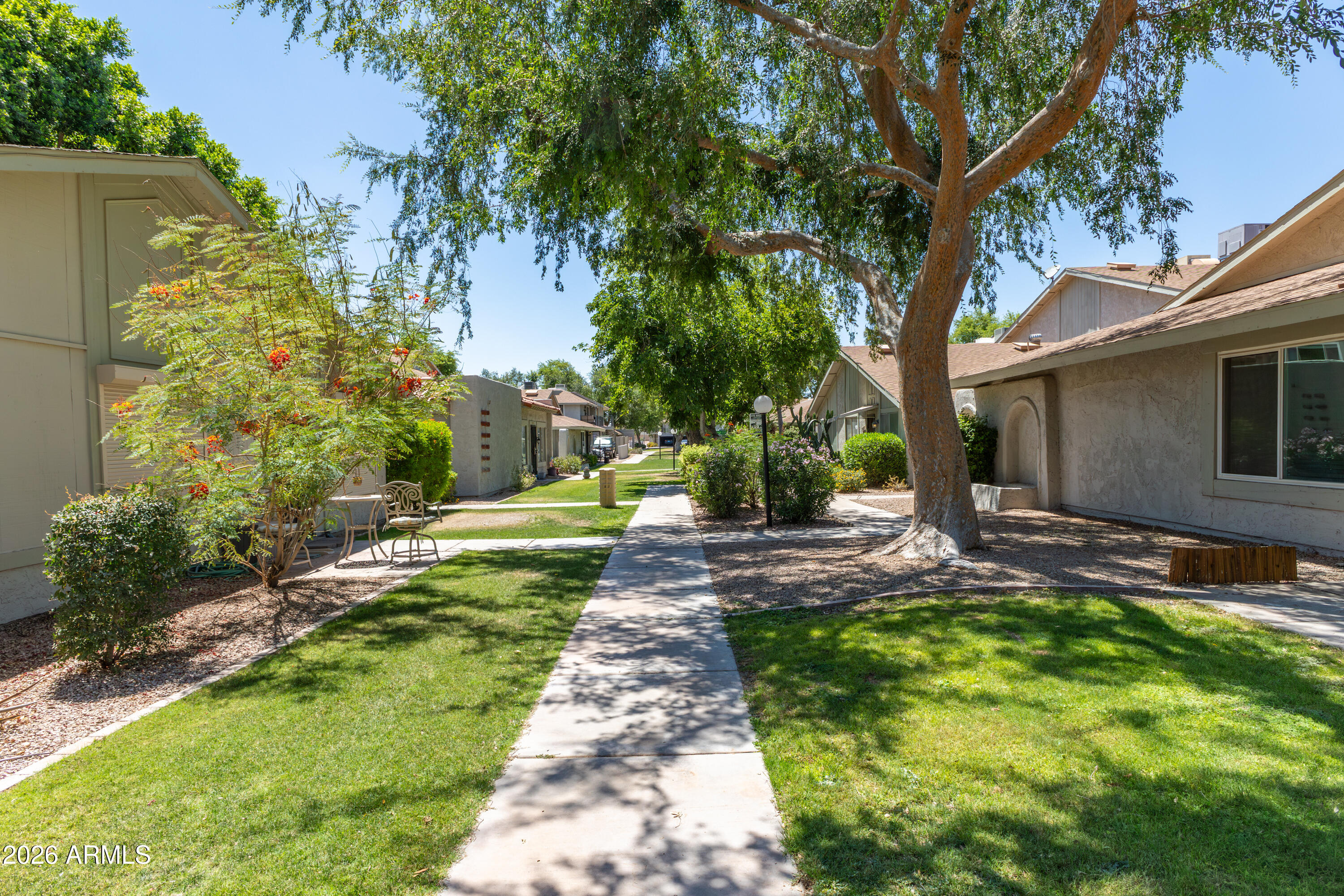 1047 N 84TH Place