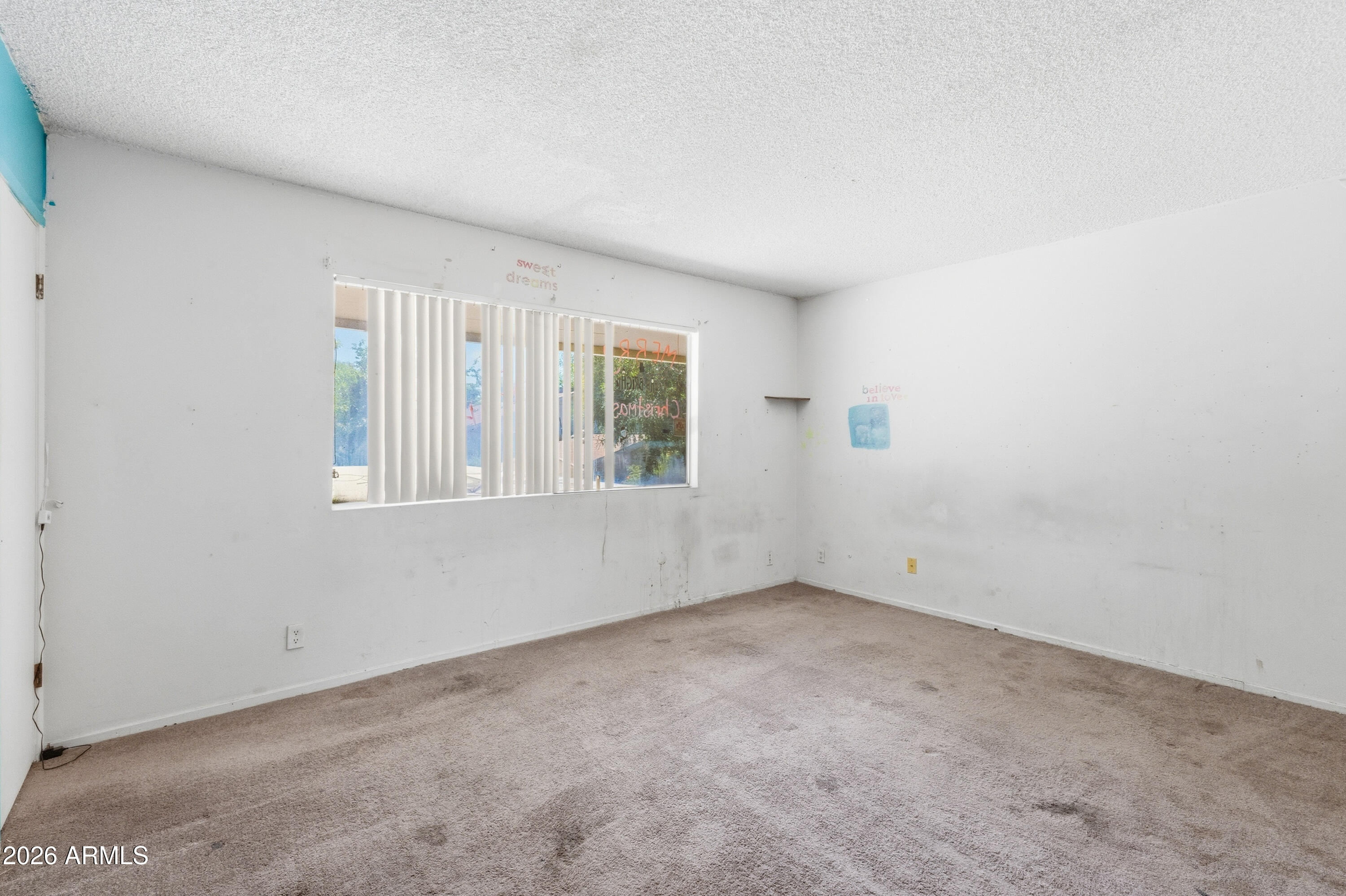 1047 N 84TH Place