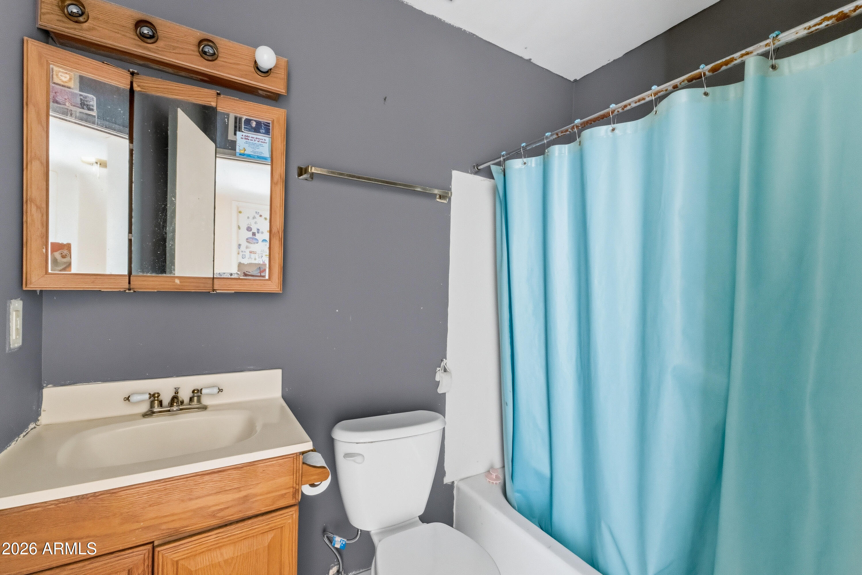1047 N 84TH Place