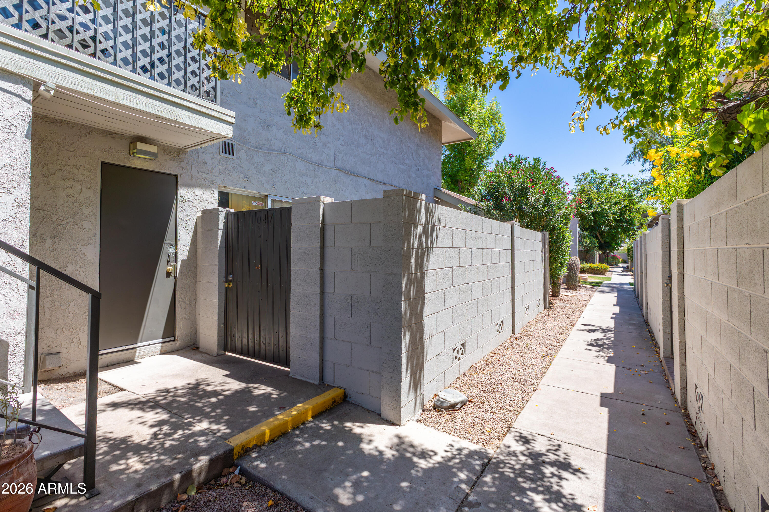 1047 N 84TH Place