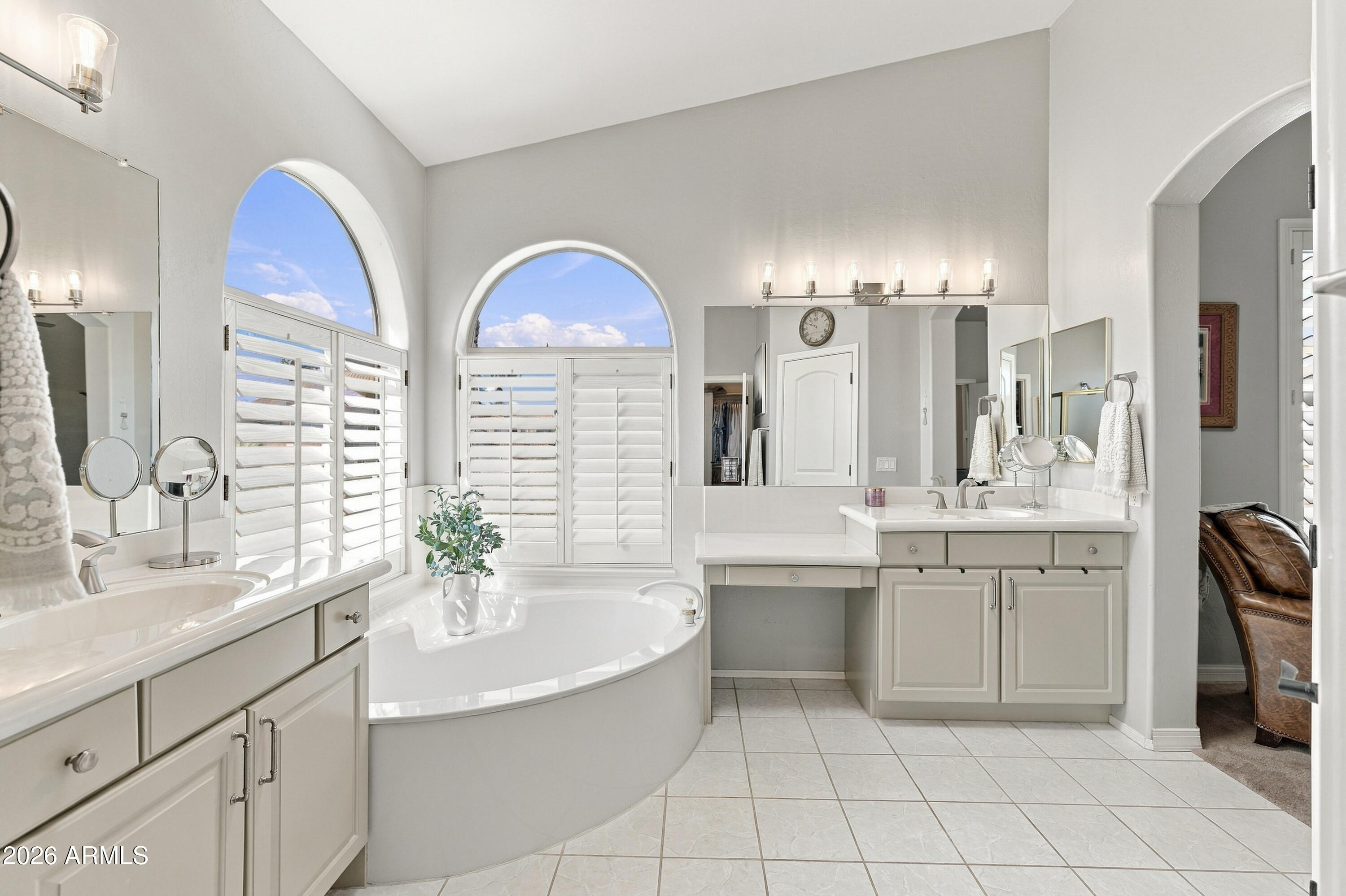 5548 E CAMPO BELLO Drive