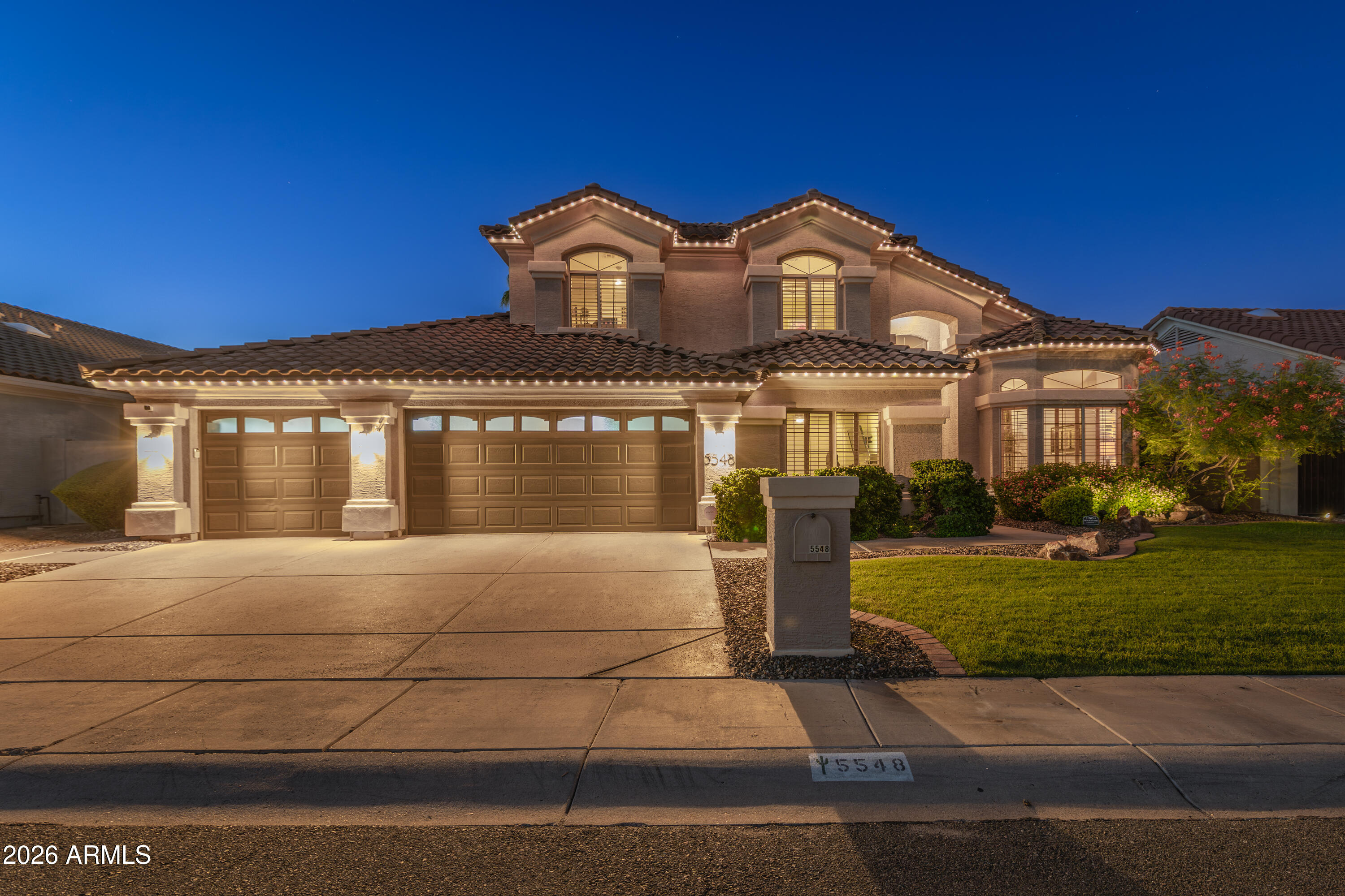 5548 E CAMPO BELLO Drive