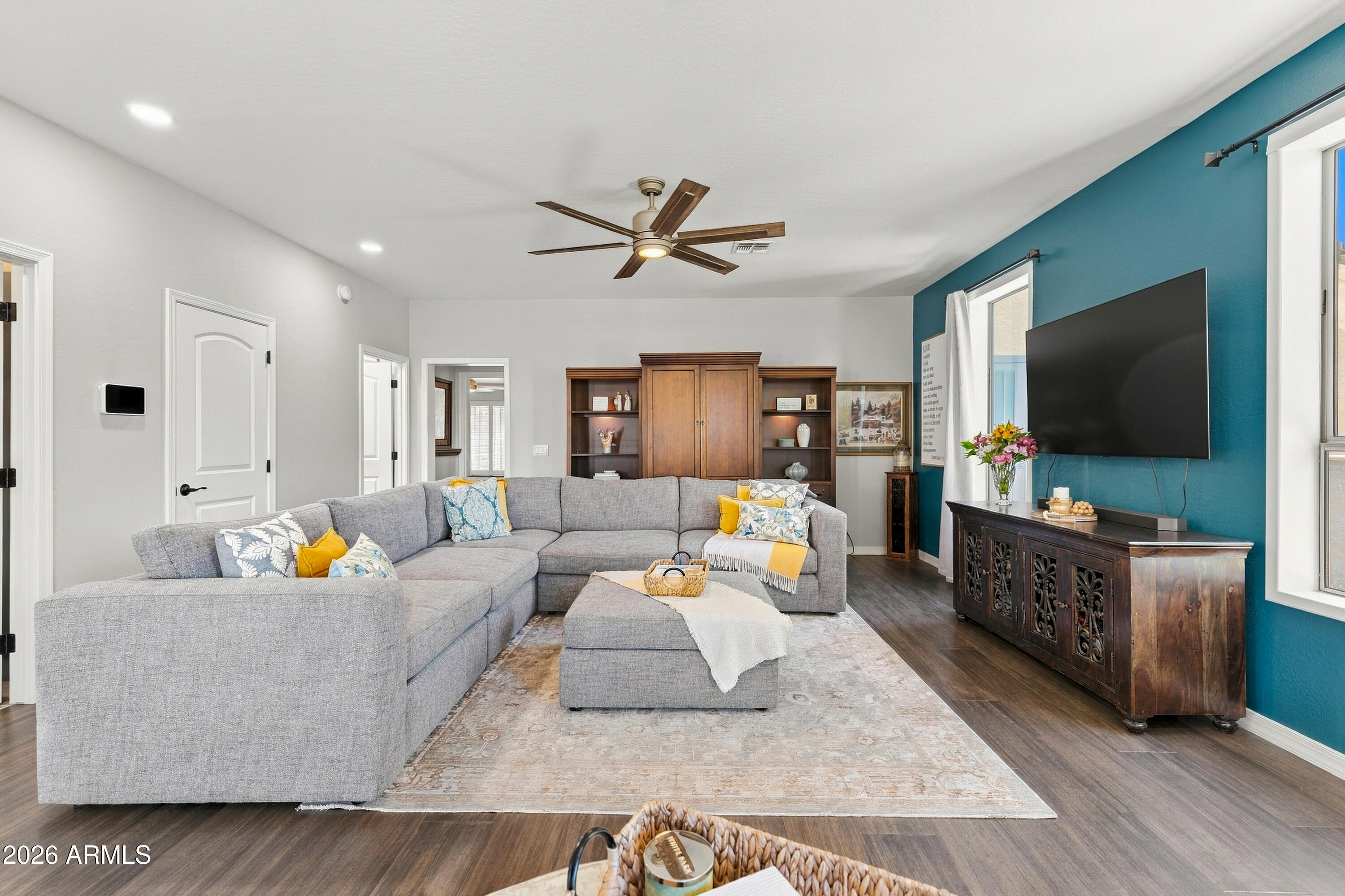 5548 E CAMPO BELLO Drive