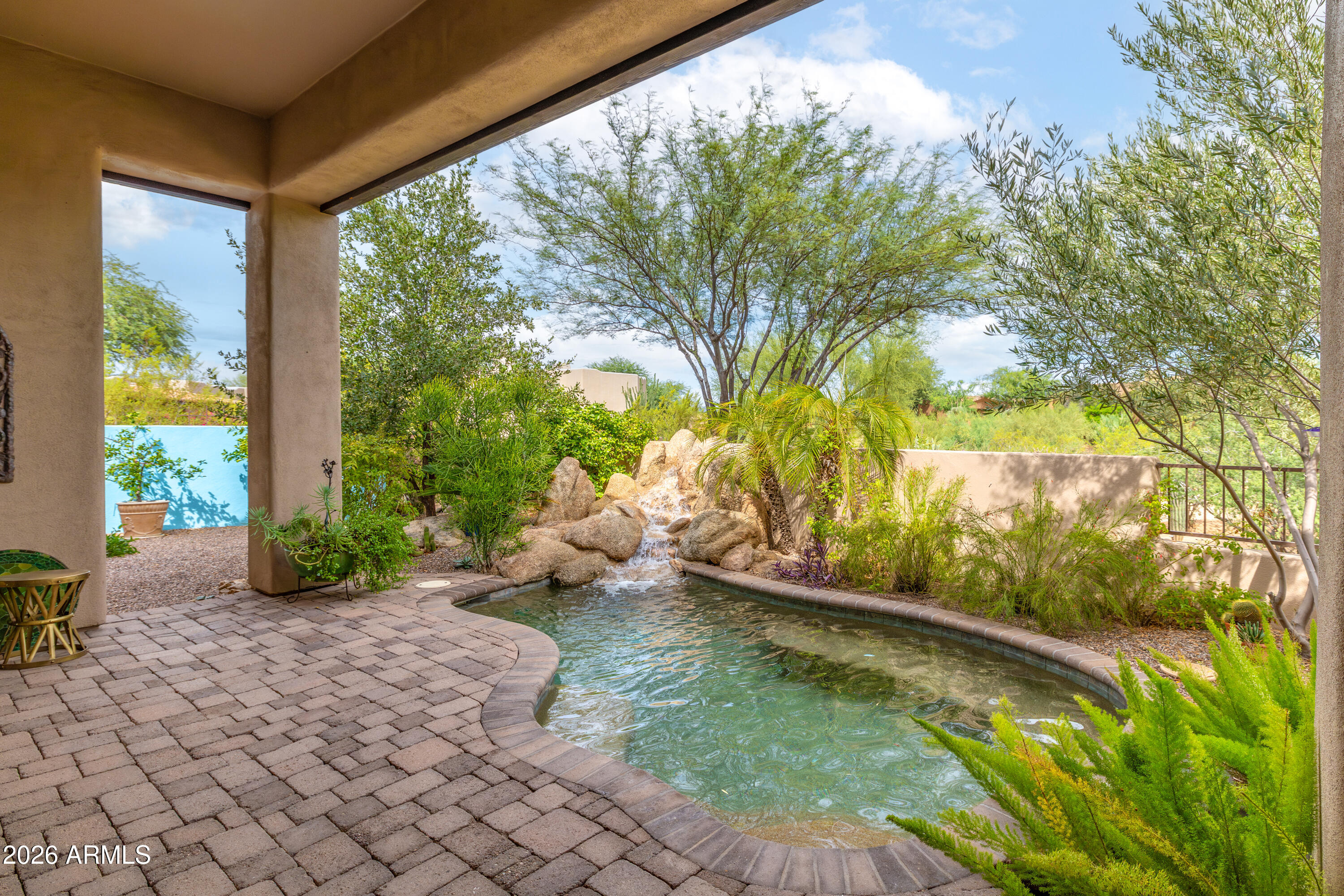 8650 E STAGHORN Lane