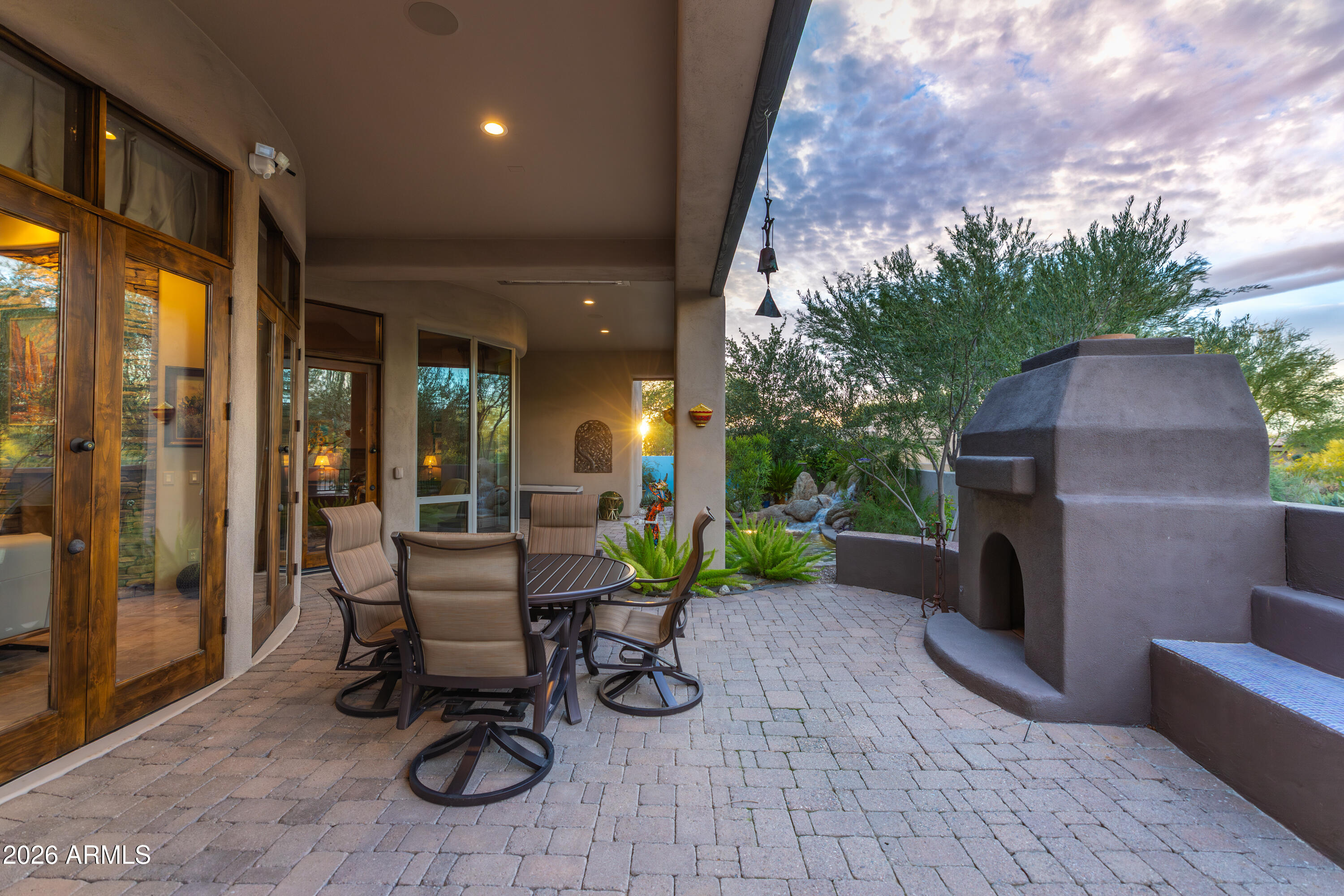 8650 E STAGHORN Lane