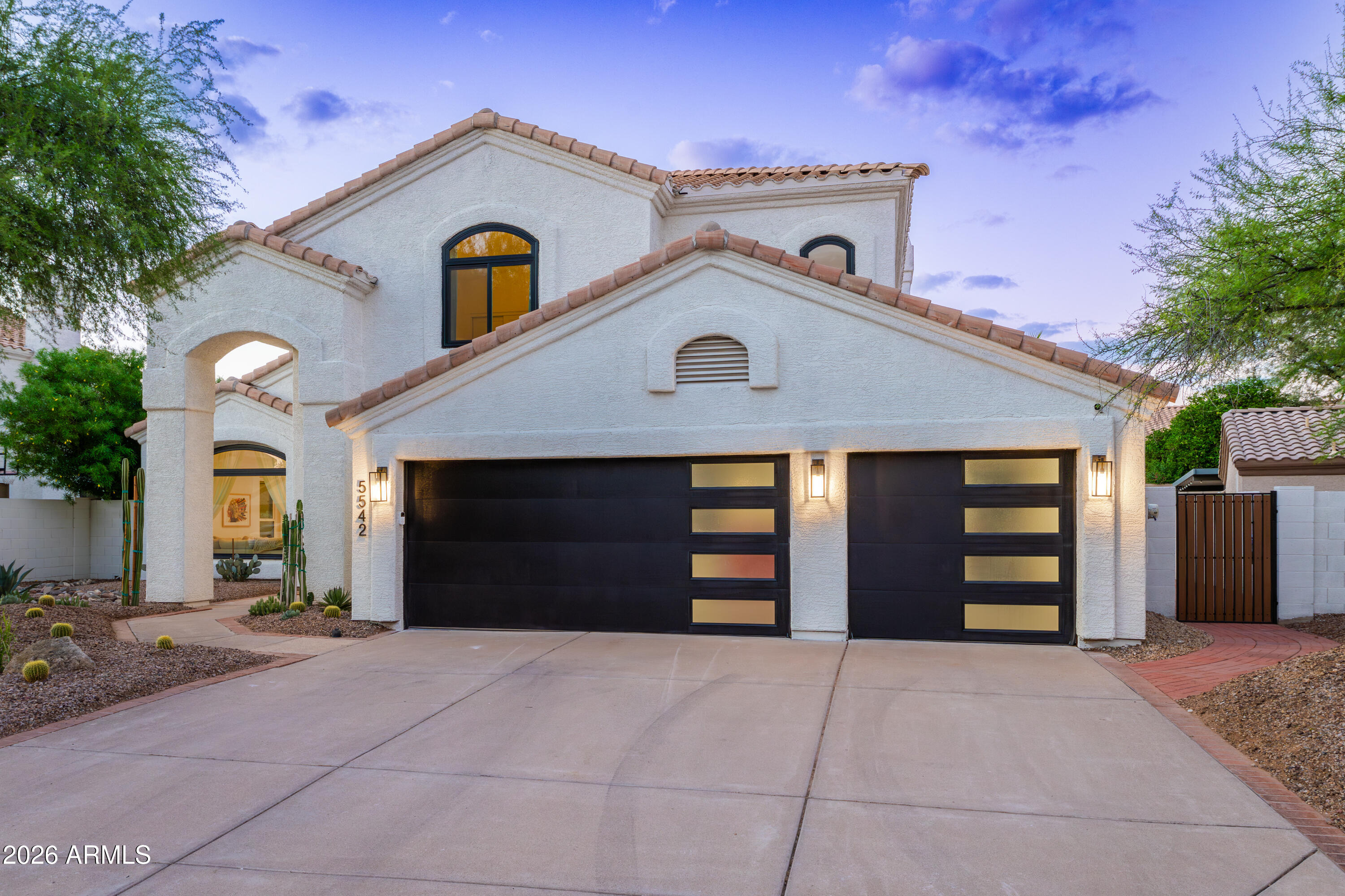 5542 E ANDERSON Drive
