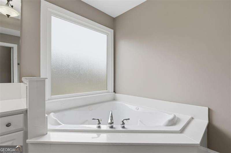 1224 Cobblemill Cove NW