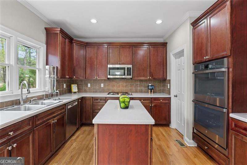 1224 Cobblemill Cove NW