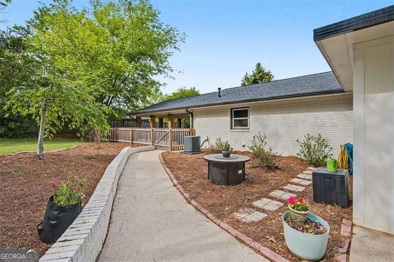 4003 Lafayette Drive