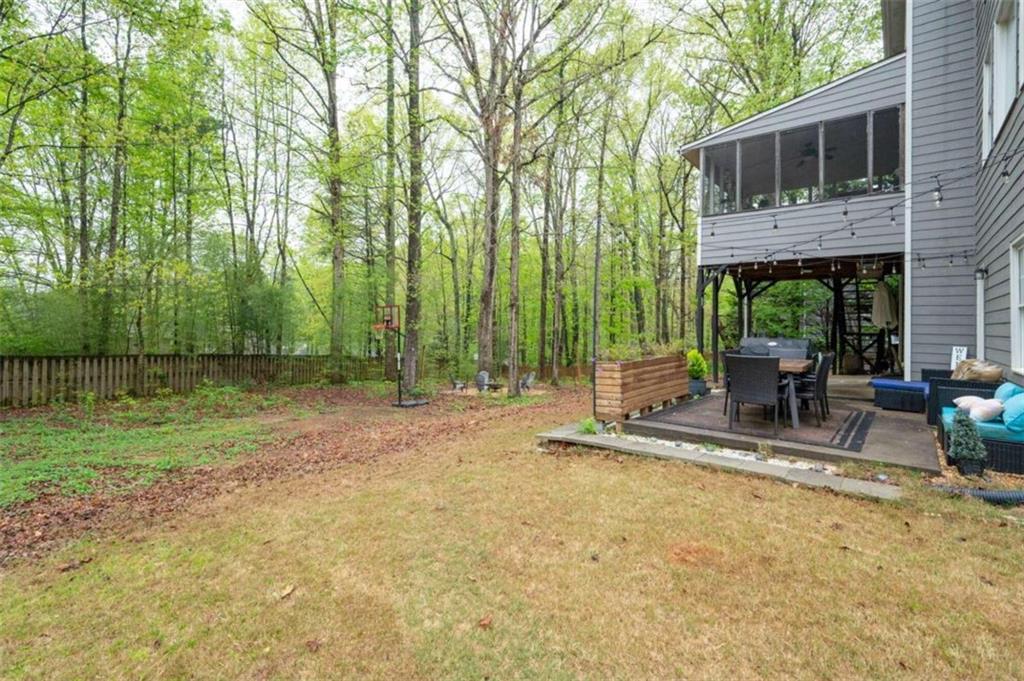 1328 Kingsbury Court