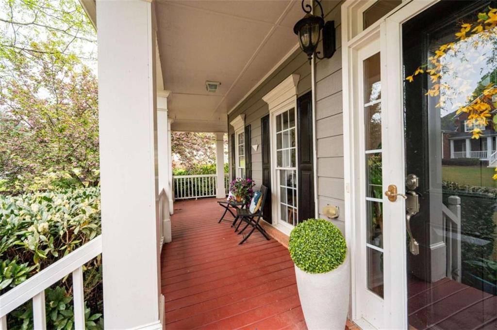 1328 Kingsbury Court