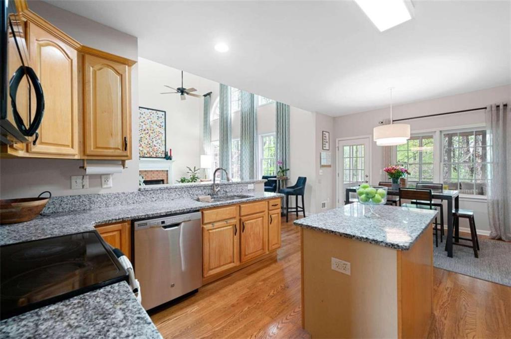 1328 Kingsbury Court