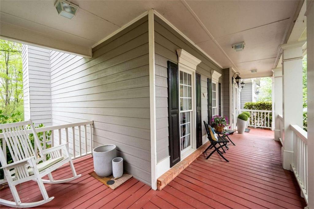 1328 Kingsbury Court