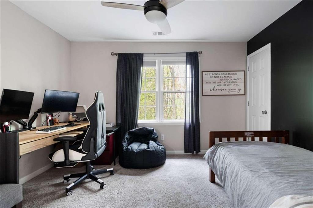 1328 Kingsbury Court