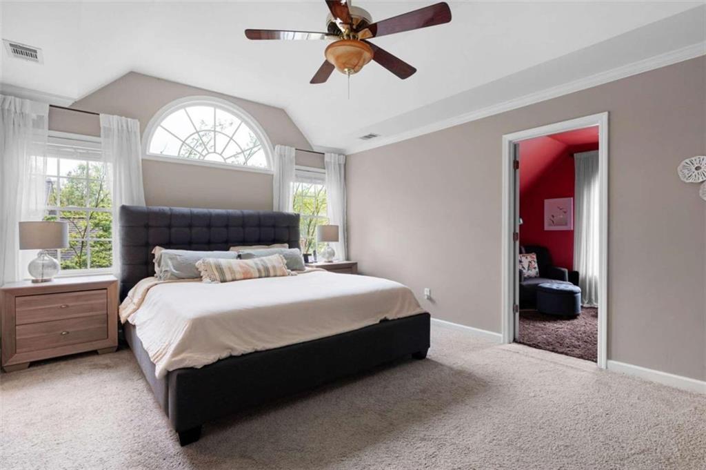 1328 Kingsbury Court