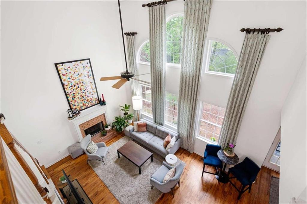 1328 Kingsbury Court
