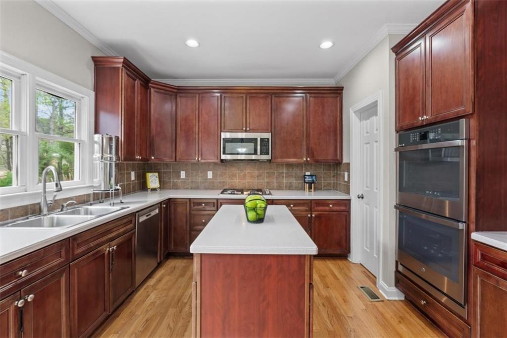 1224 Cobblemill Cove NW