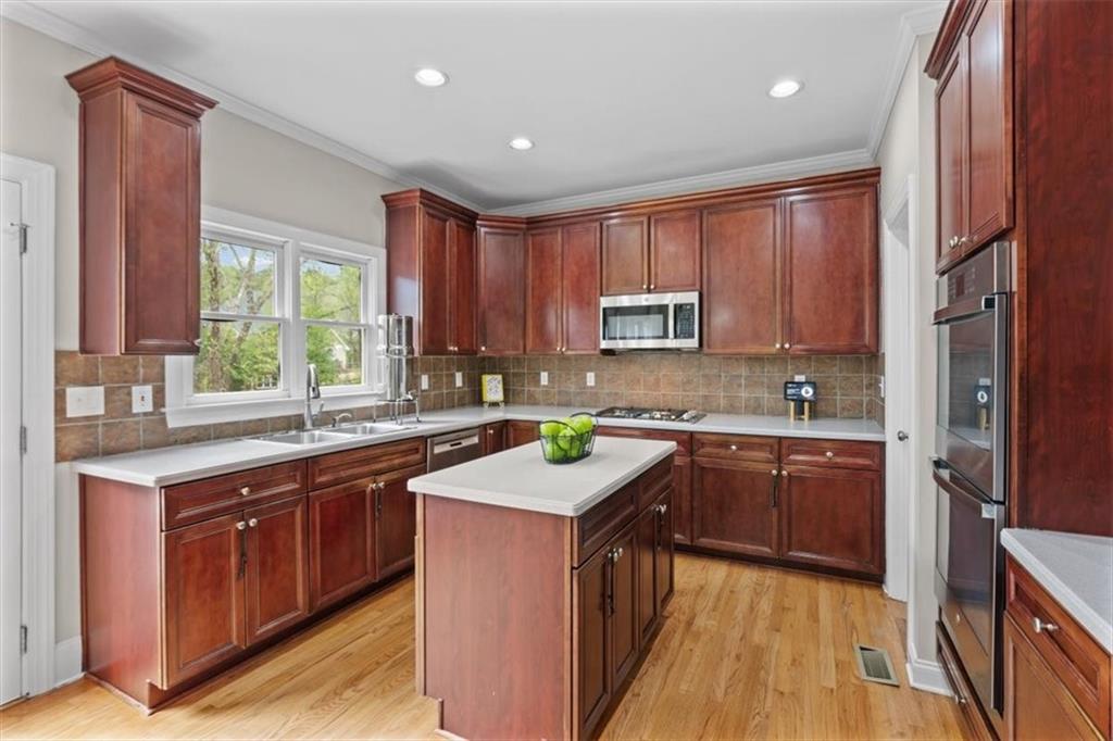 1224 Cobblemill Cove NW