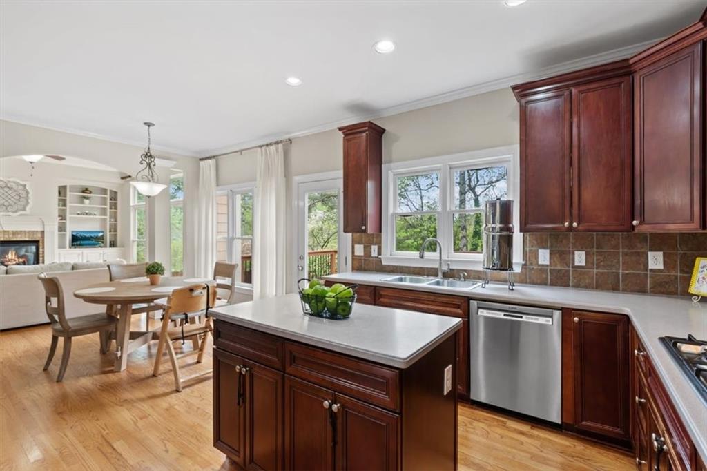 1224 Cobblemill Cove NW